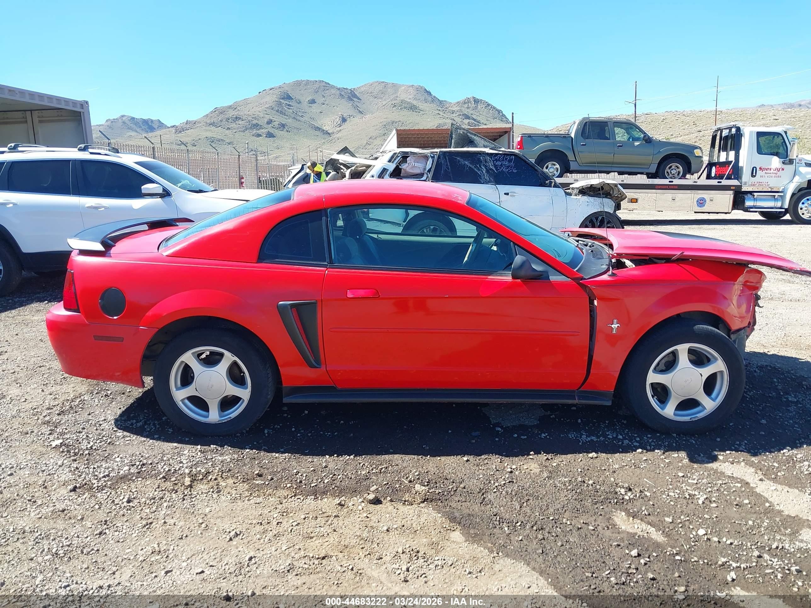 2002 Ford Mustang   Red vin: 1FAFP40402F175046