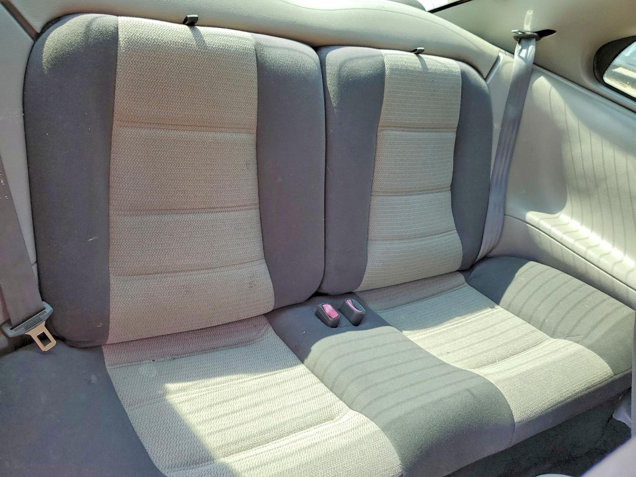 2002 Ford Mustang Red vin: 1FAFP40402F222513