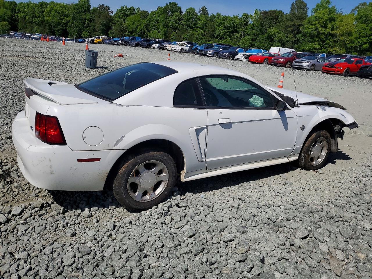 1999 Ford Mustang White vin: 1FAFP4040XF132365