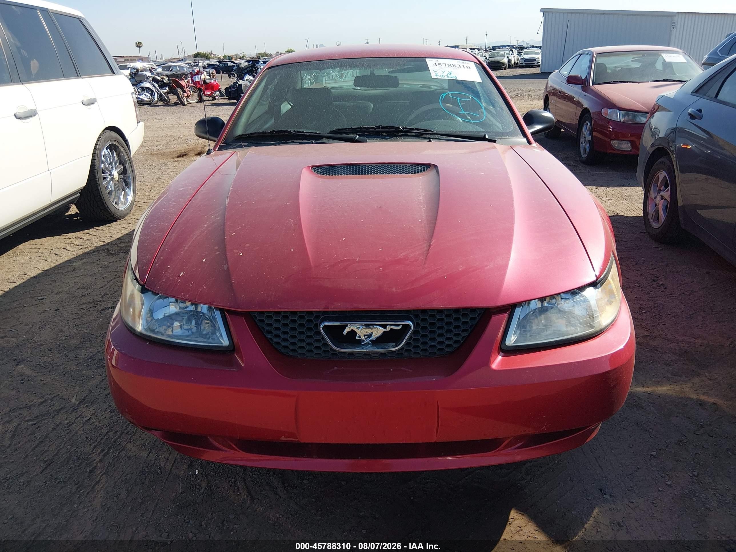 2000 Ford Mustang   Red vin: 1FAFP4040YF175878