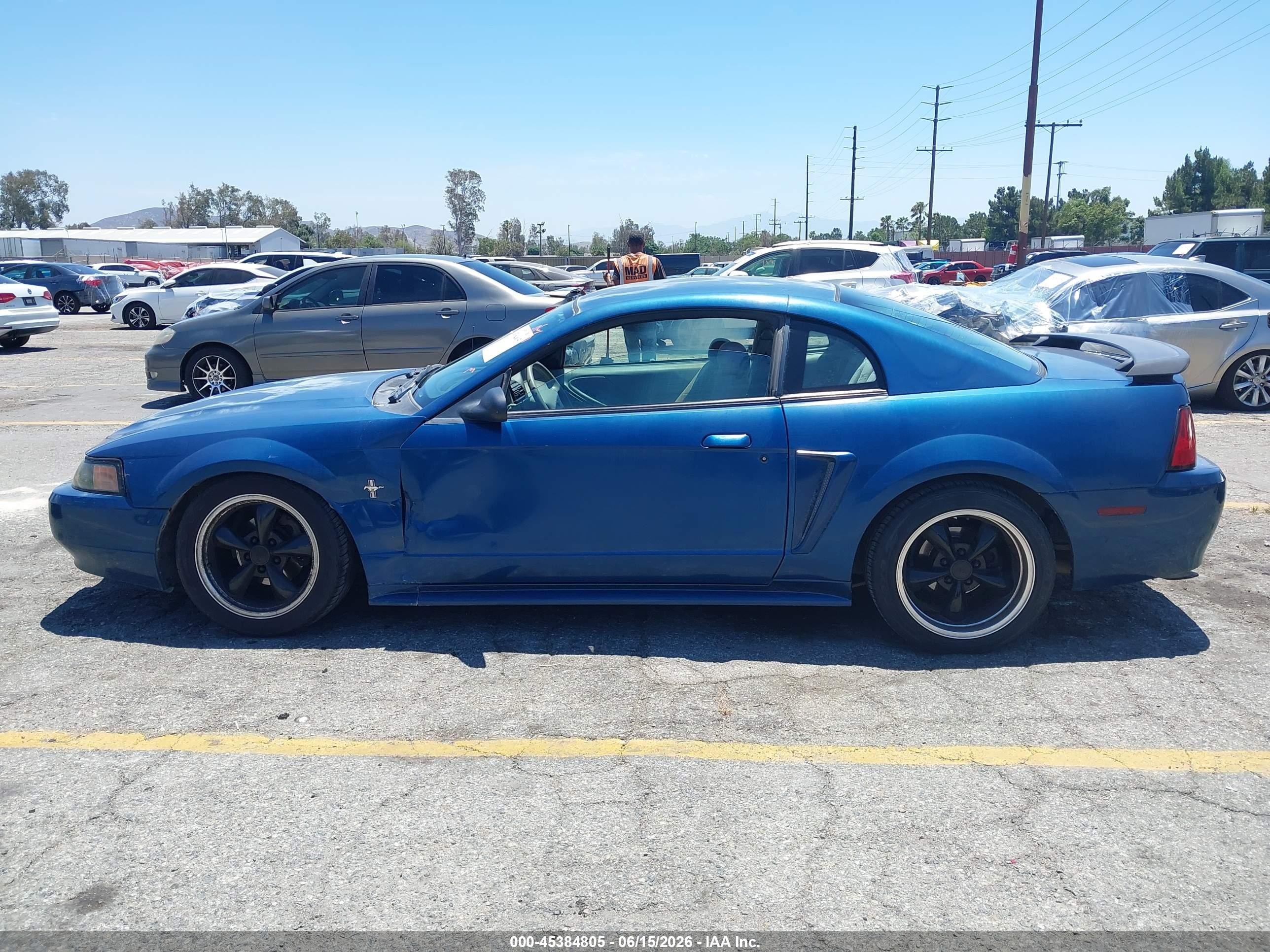 2000 Ford Mustang   Blue vin: 1FAFP4040YF178084