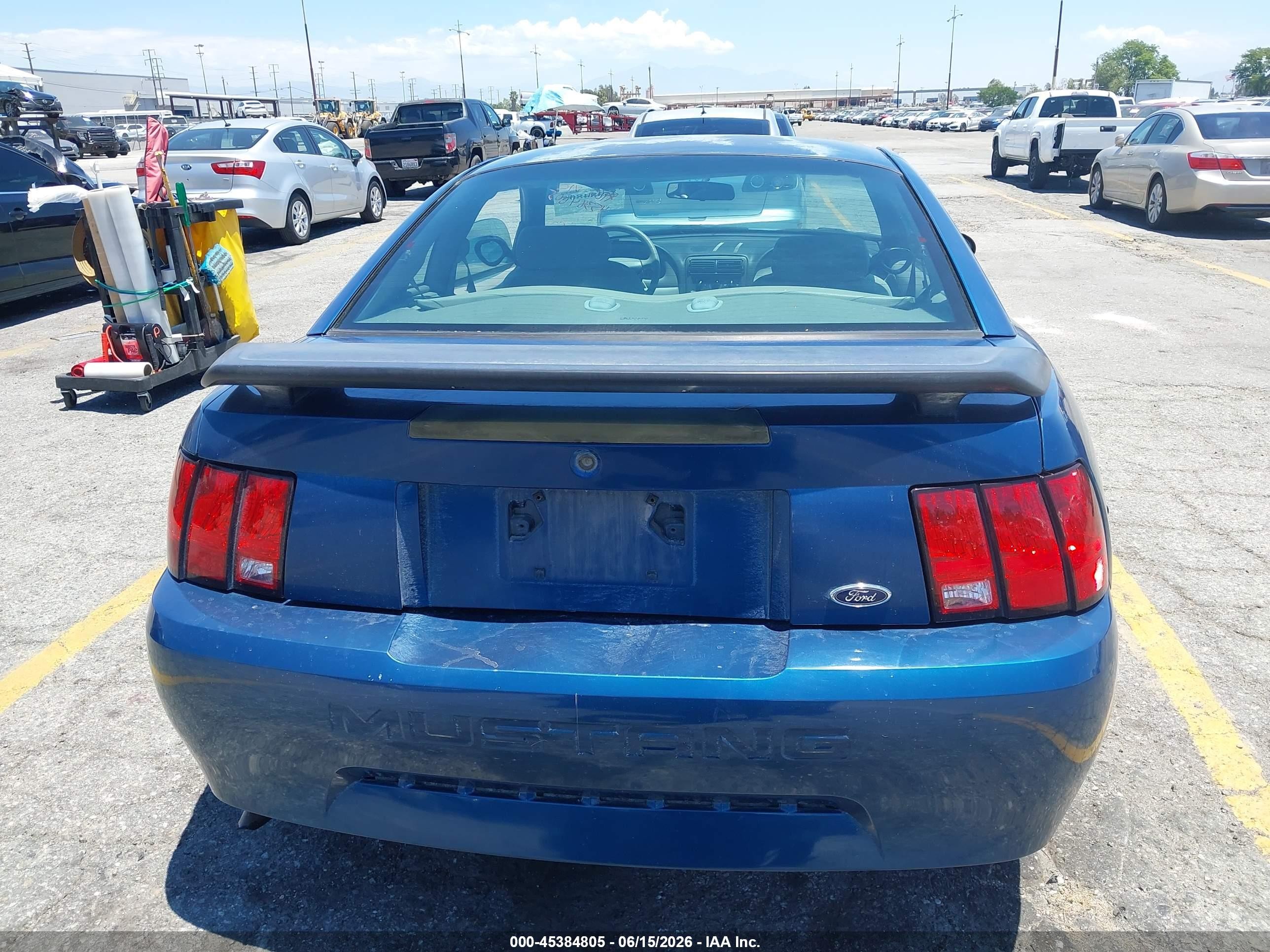 2000 Ford Mustang   Blue vin: 1FAFP4040YF178084