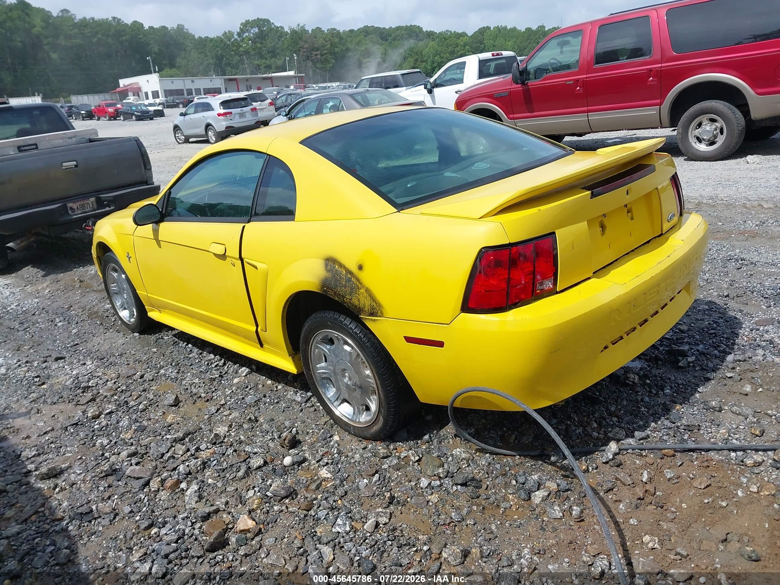 2000 Ford Mustang   Yellow vin: 1FAFP4040YF310826