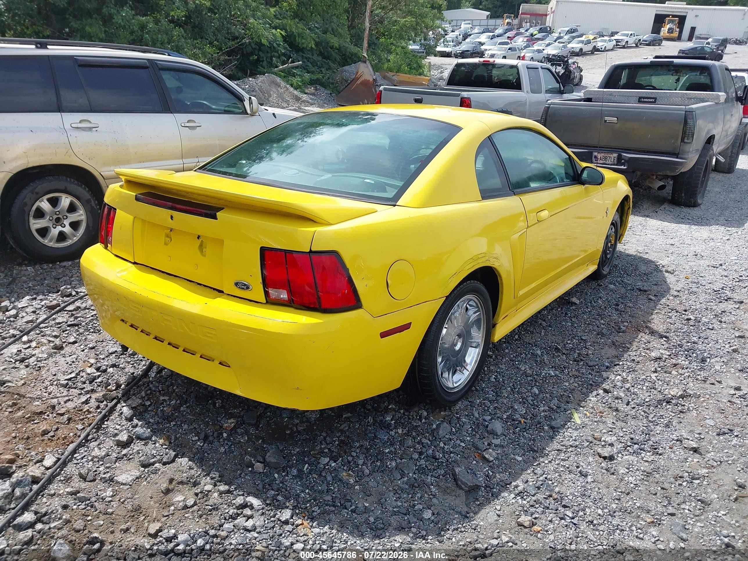 2000 Ford Mustang   Yellow vin: 1FAFP4040YF310826