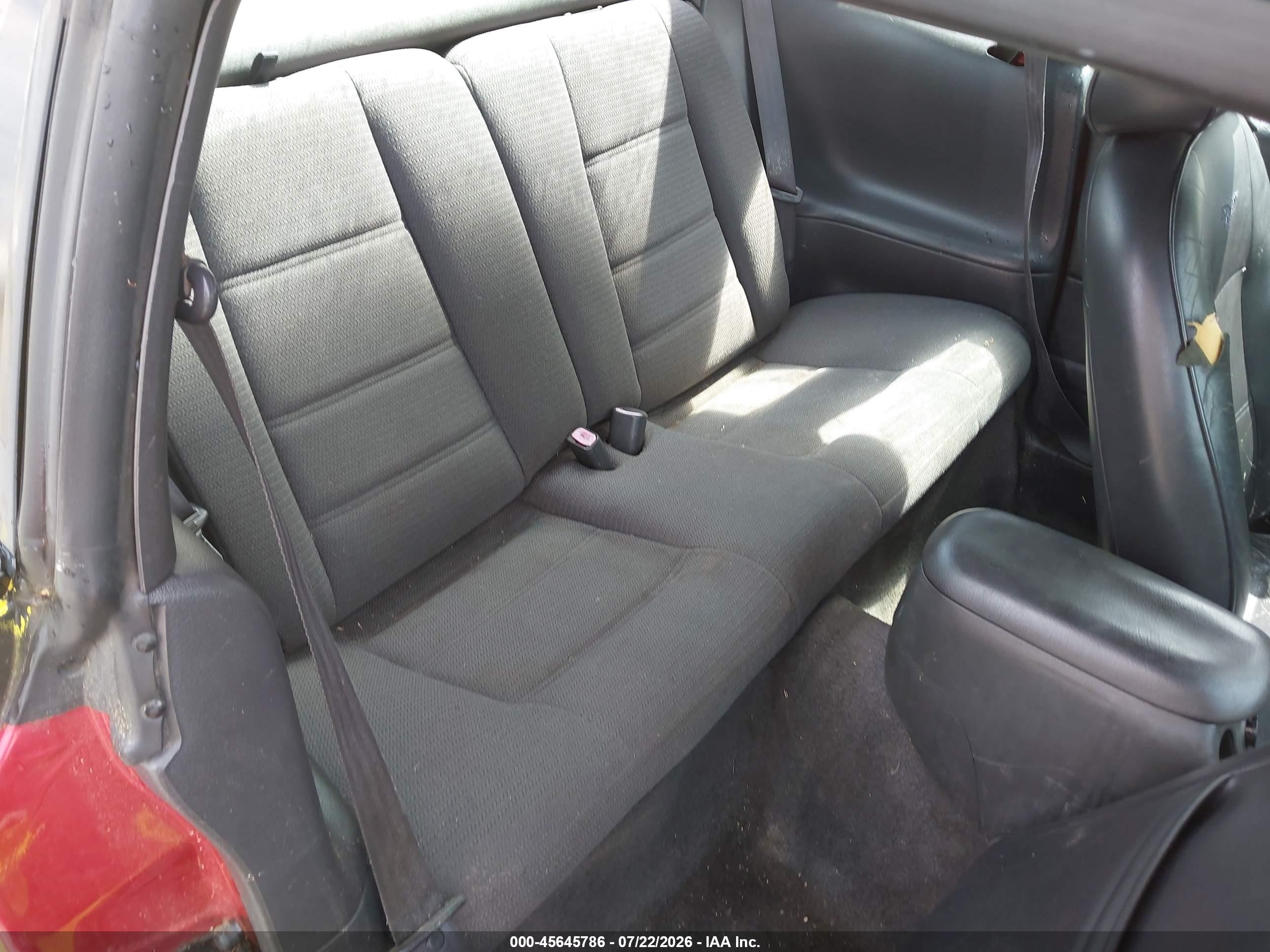 2000 Ford Mustang   Yellow vin: 1FAFP4040YF310826
