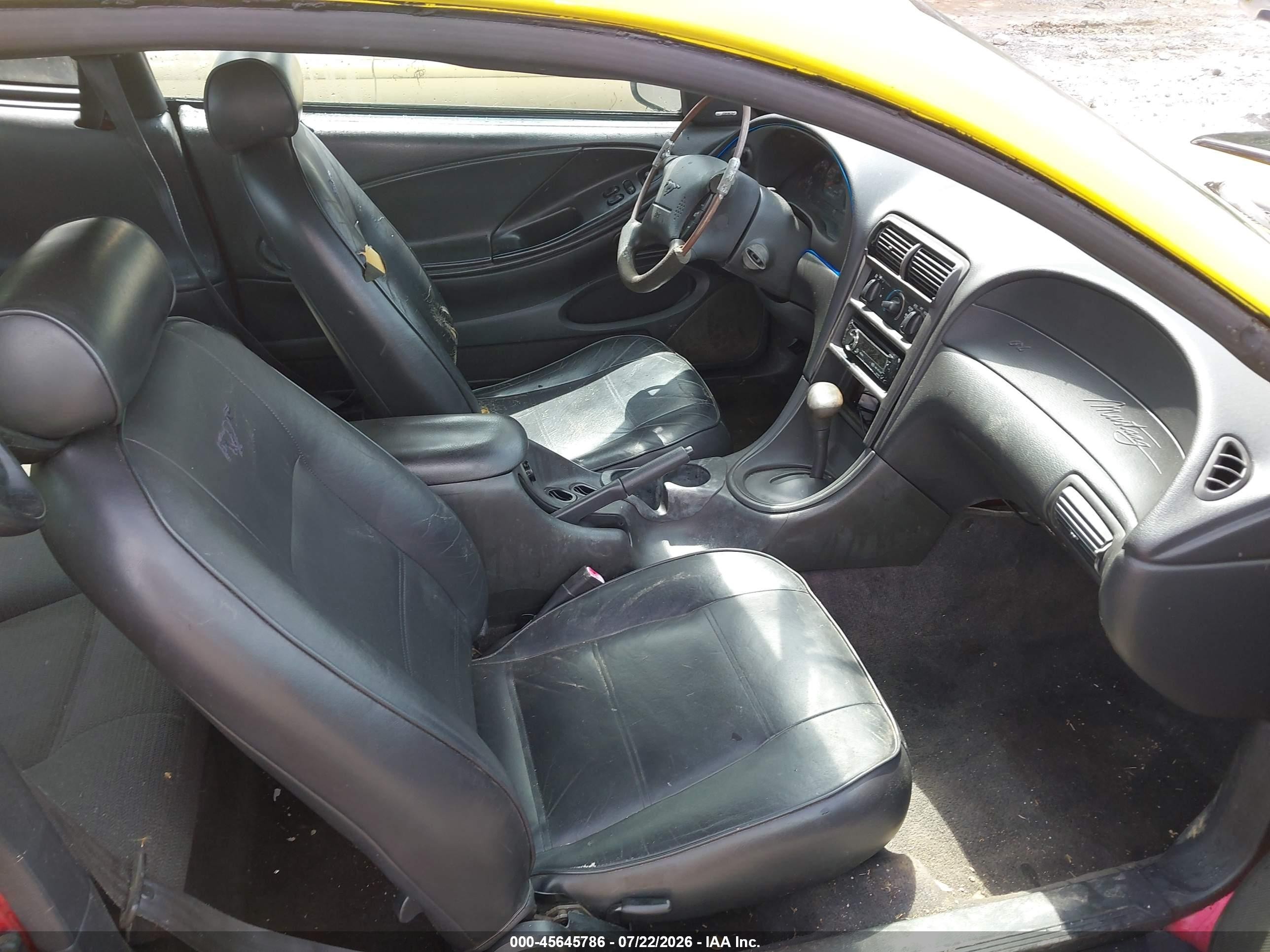 2000 Ford Mustang   Yellow vin: 1FAFP4040YF310826