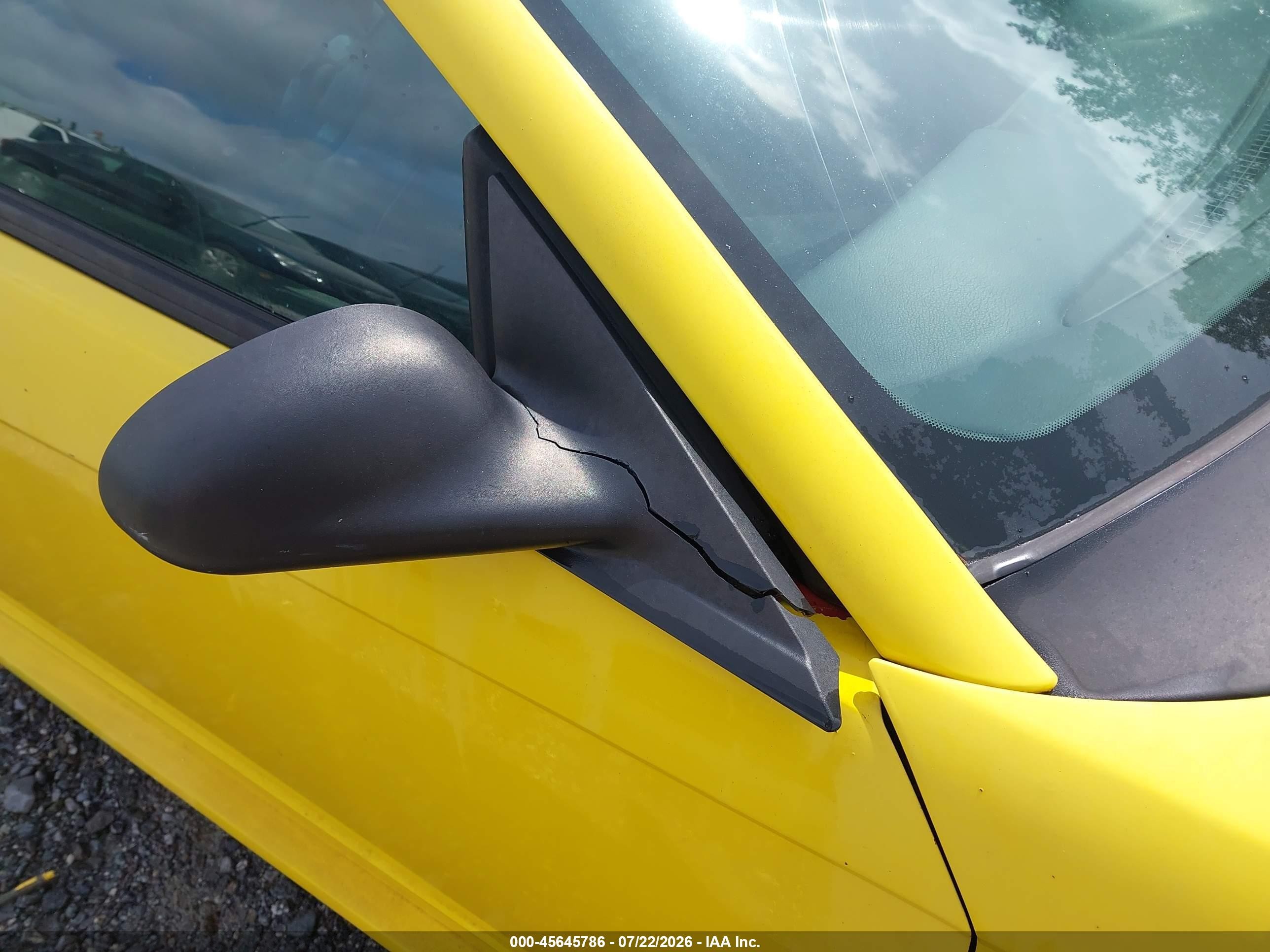 2000 Ford Mustang   Yellow vin: 1FAFP4040YF310826