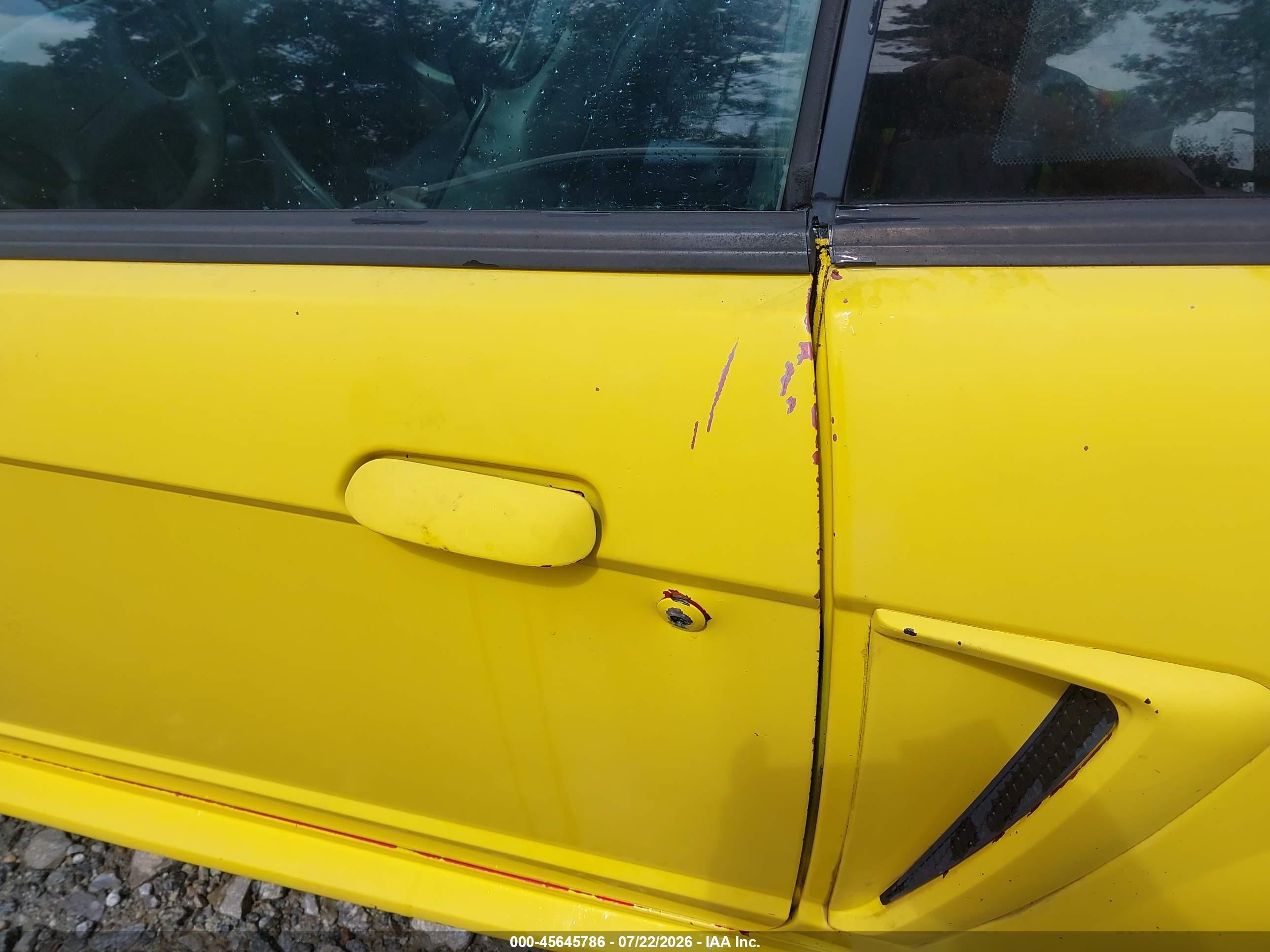 2000 Ford Mustang   Yellow vin: 1FAFP4040YF310826