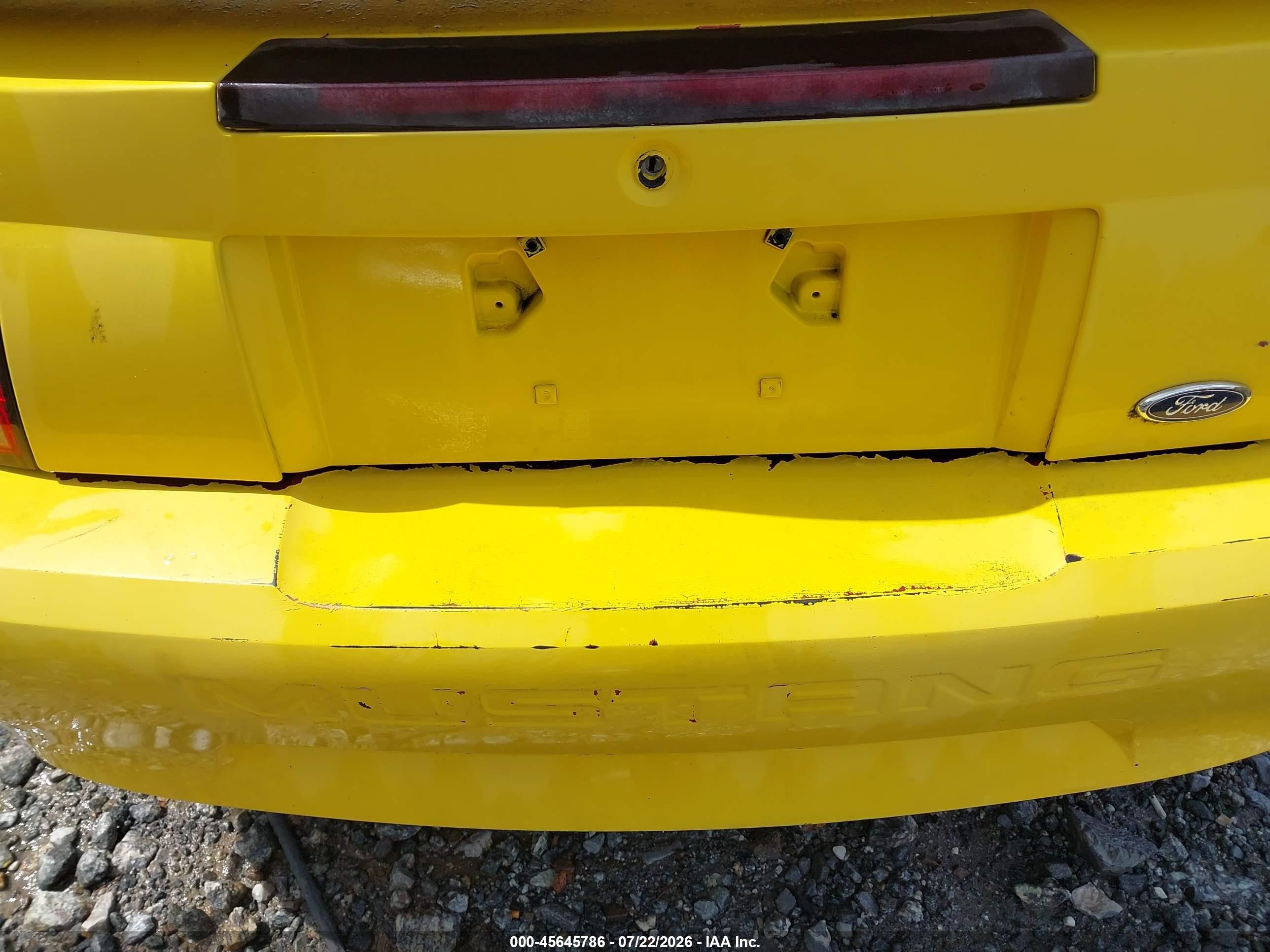 2000 Ford Mustang   Yellow vin: 1FAFP4040YF310826
