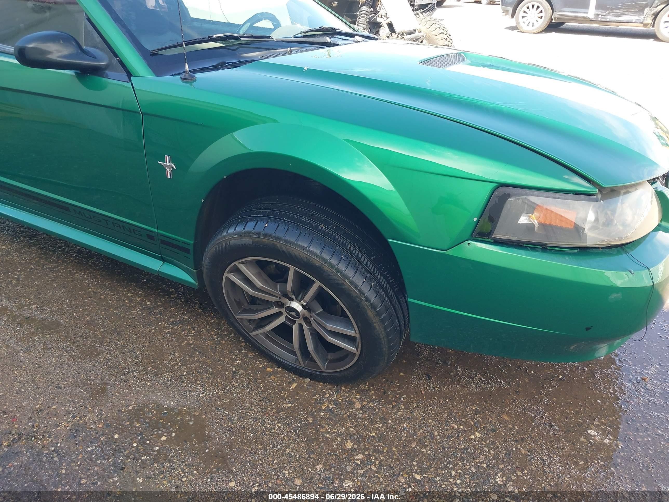 2001 Ford Mustang   Green vin: 1FAFP40411F170968