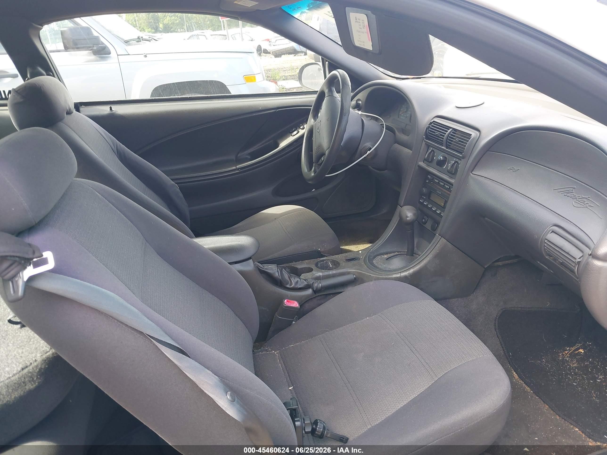 2003 Ford Mustang   Серебряный vin: 1FAFP40413F312898