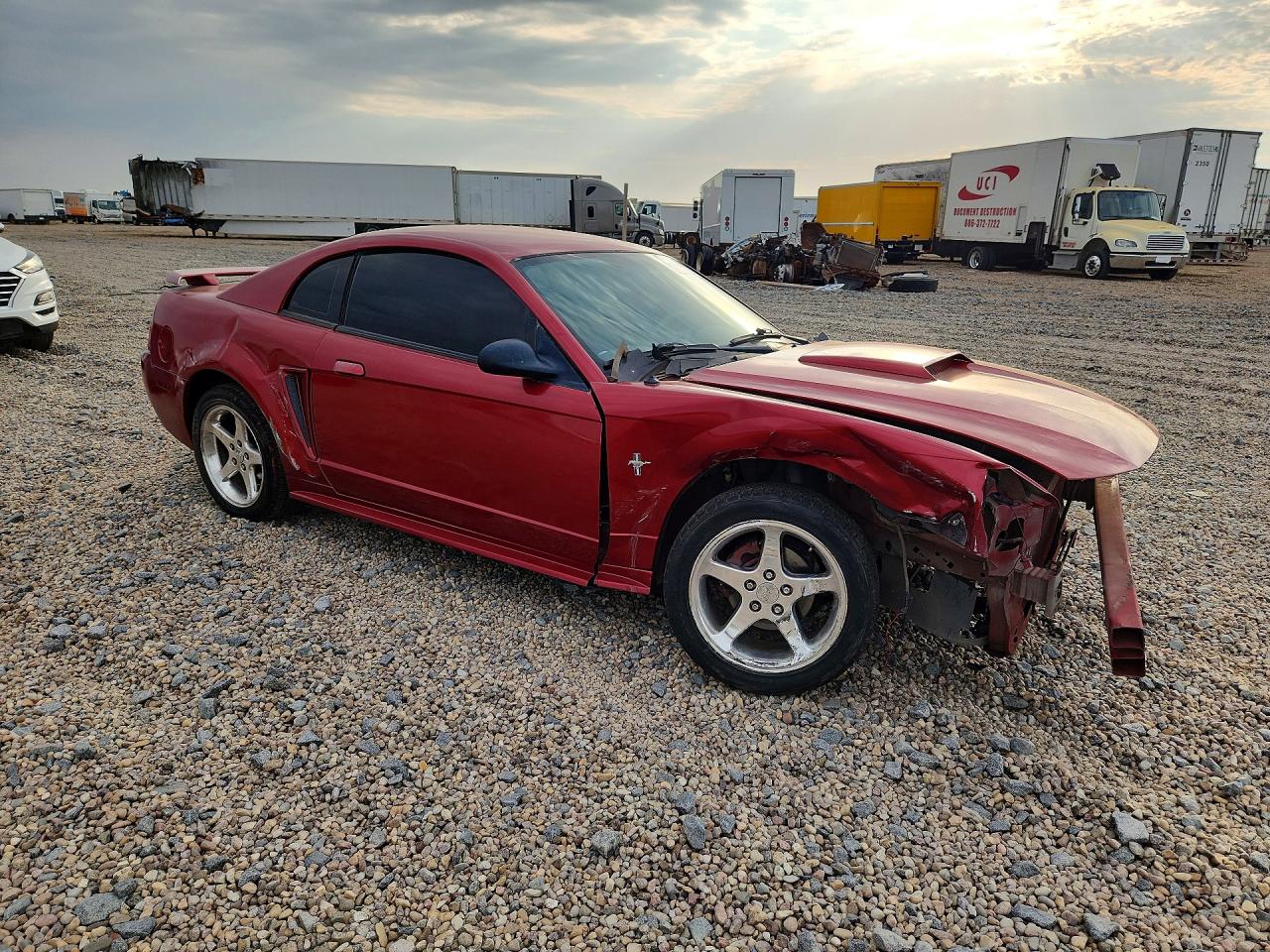2003 Ford Mustang Red vin: 1FAFP40413F375712
