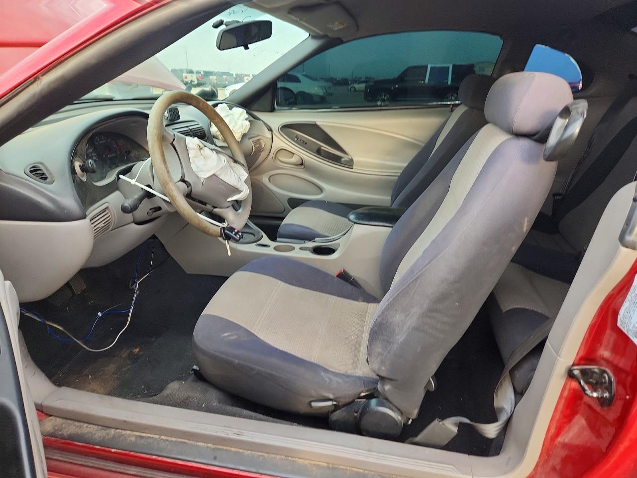 2003 Ford Mustang Red vin: 1FAFP40413F375712