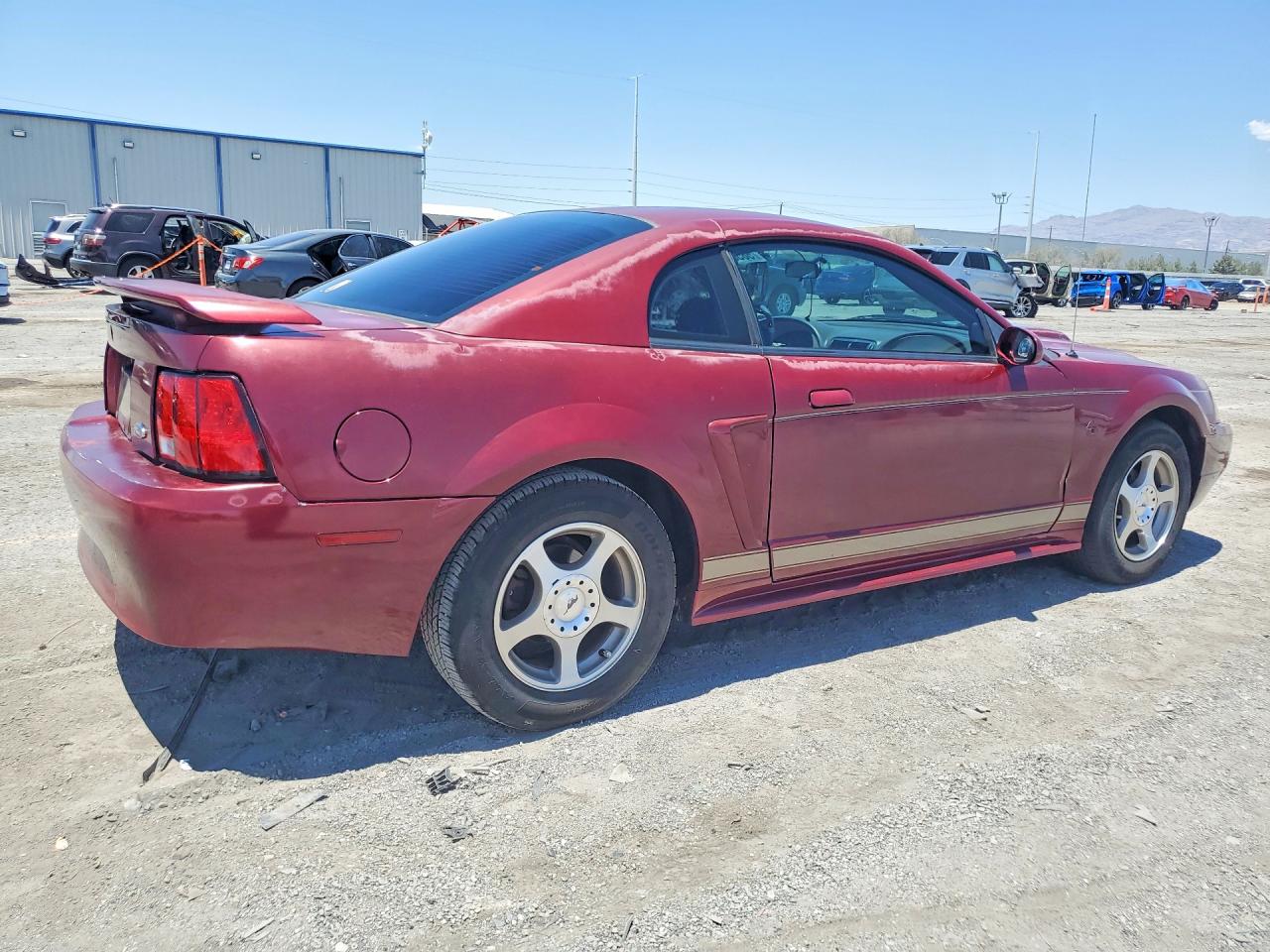 2004 Ford Mustang Burgundy vin: 1FAFP40414F113061