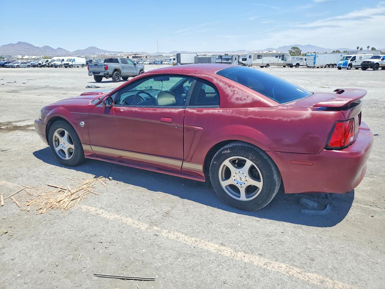 2004 Ford Mustang Burgundy vin: 1FAFP40414F113061