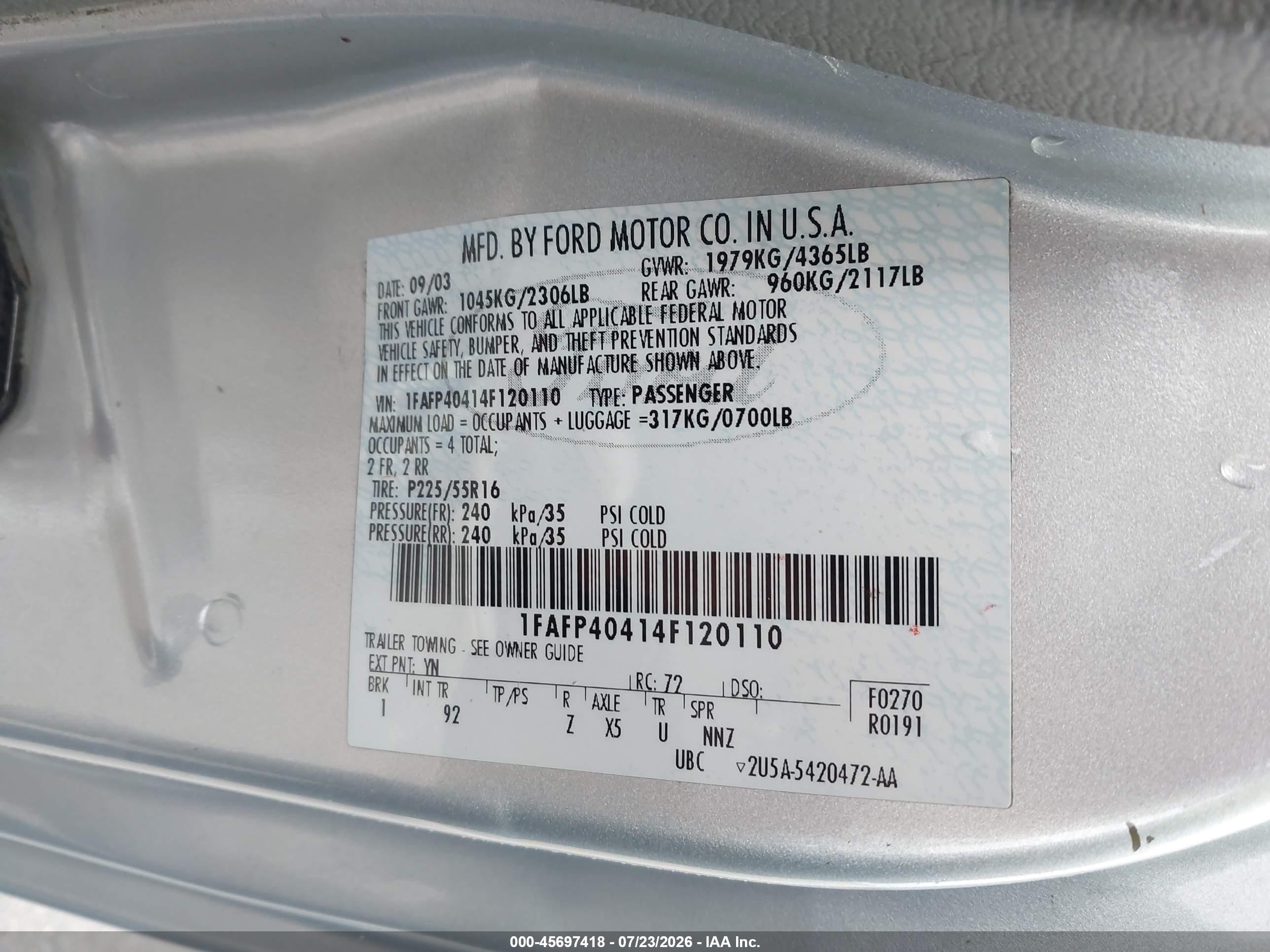 2004 Ford Mustang   Серебряный vin: 1FAFP40414F120110