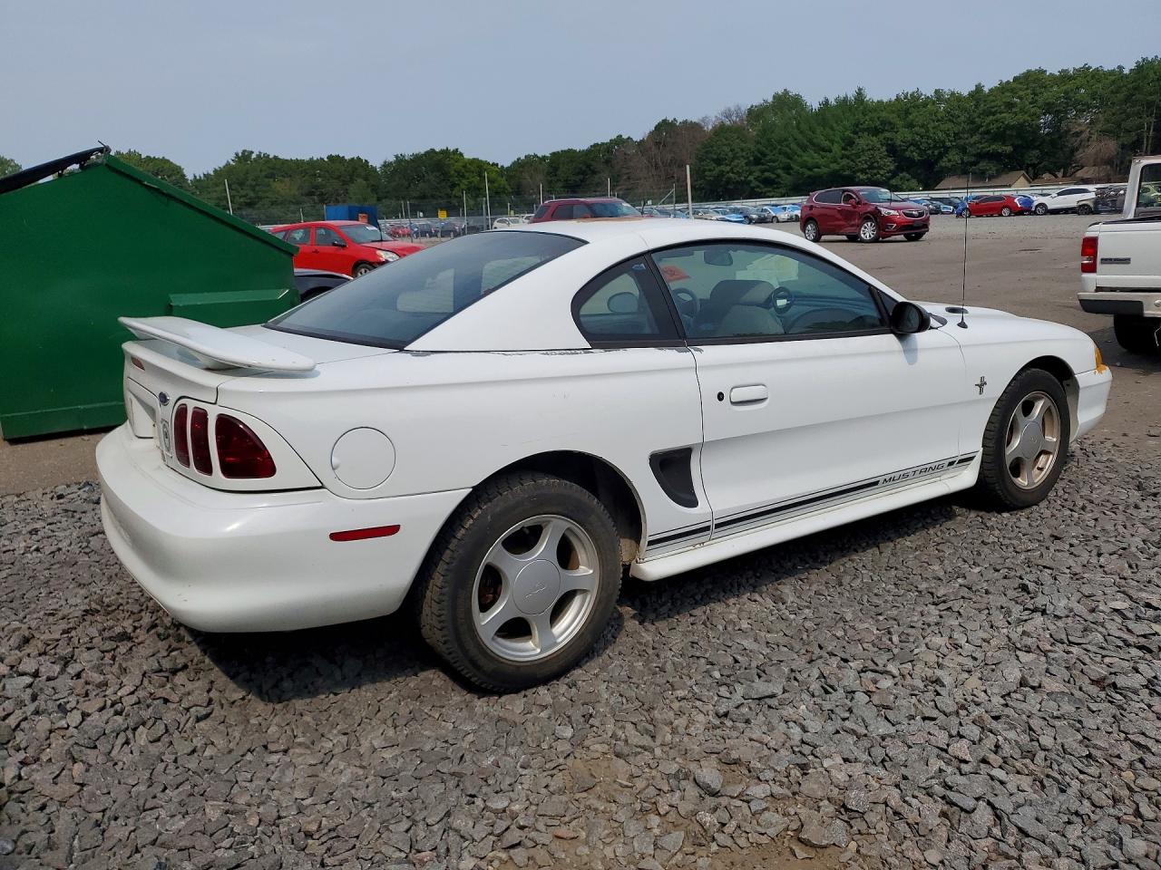 1998 Ford Mustang Белый vin: 1FAFP4041WF186692