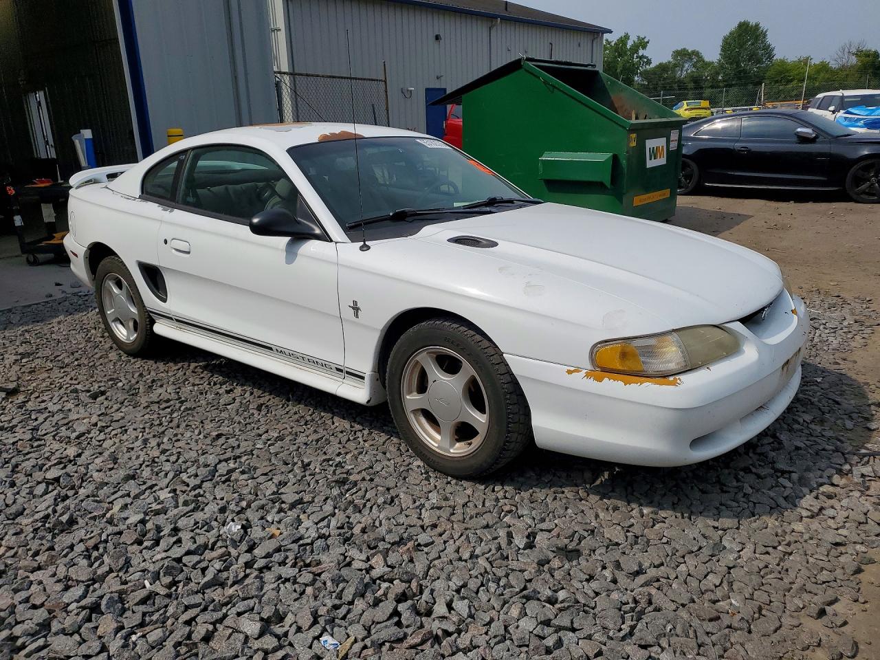 1998 Ford Mustang Белый vin: 1FAFP4041WF186692