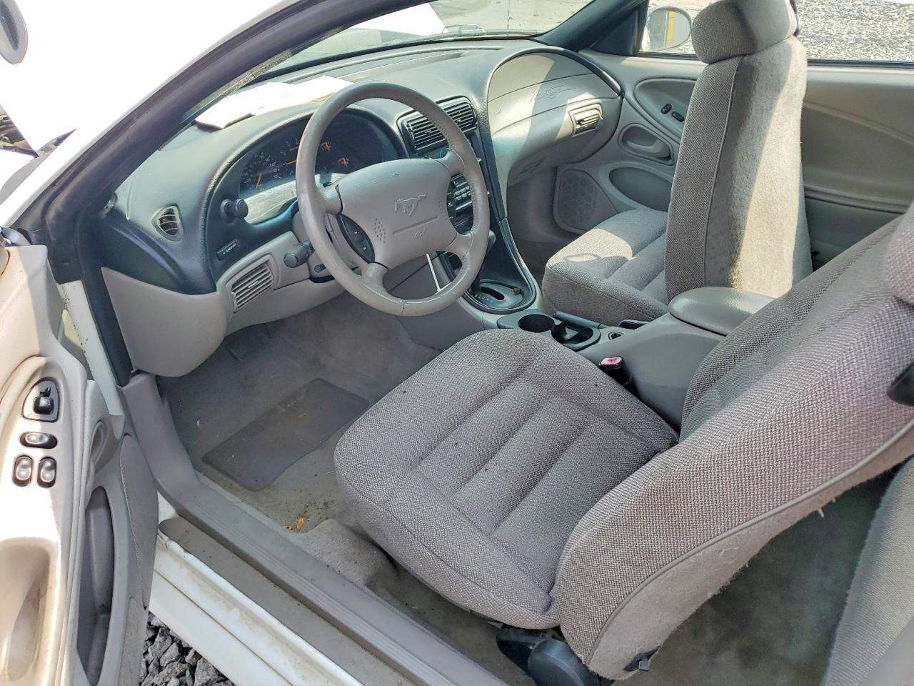 1998 Ford Mustang Белый vin: 1FAFP4041WF186692