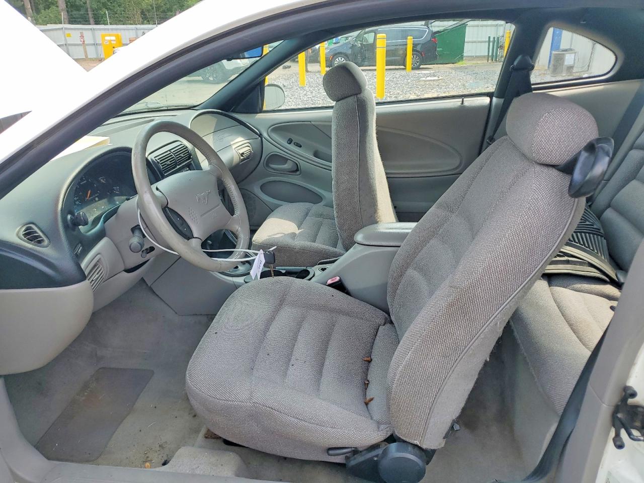1998 Ford Mustang Белый vin: 1FAFP4041WF186692