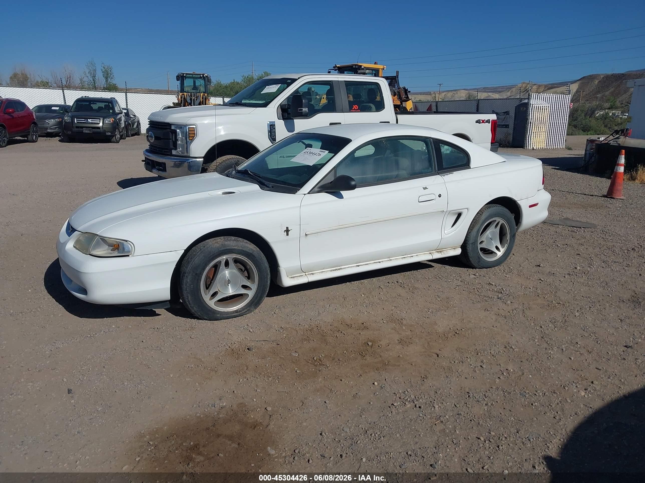 1998 Ford Mustang   White vin: 1FAFP4041WF198082