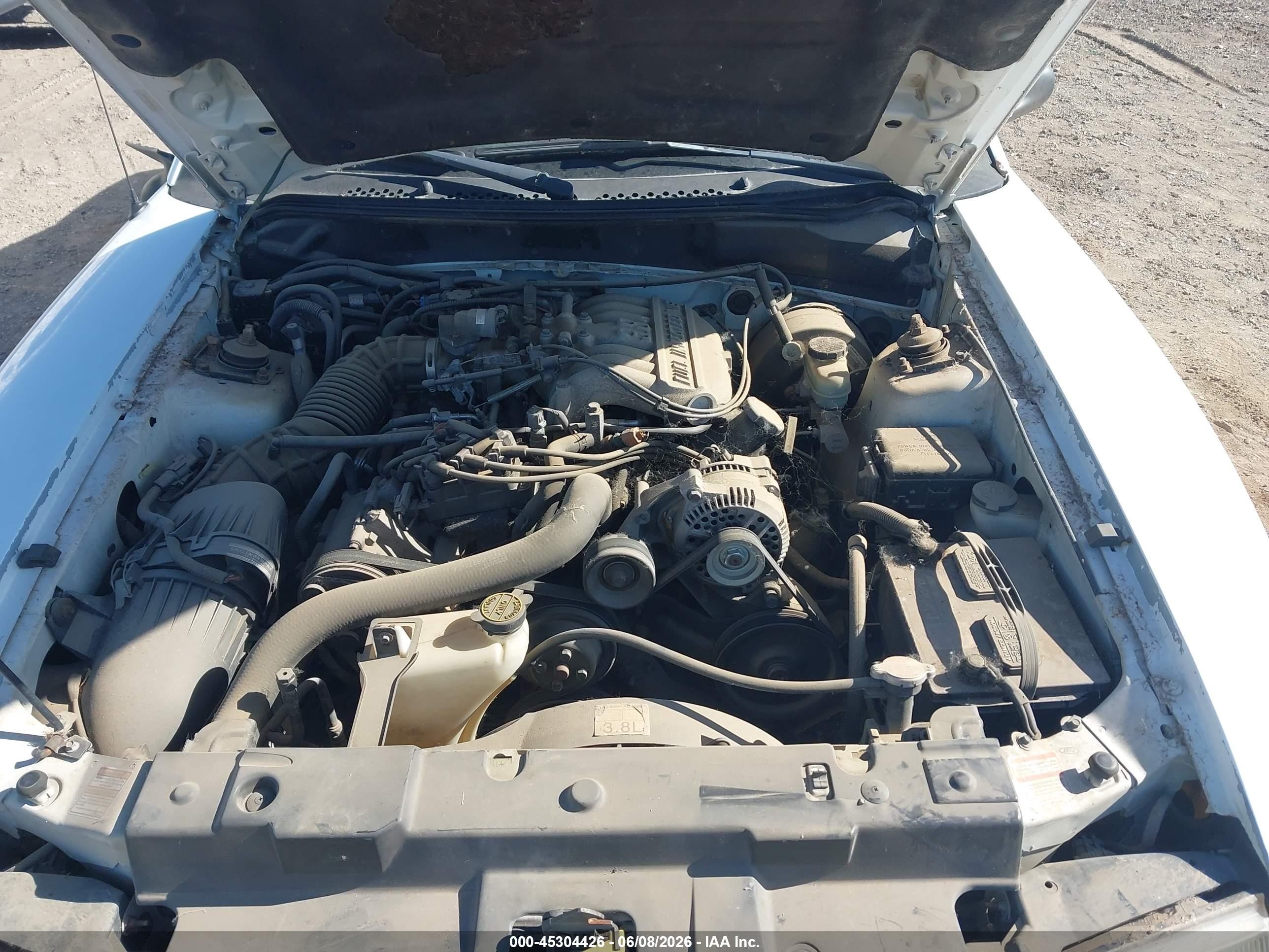 1998 Ford Mustang   White vin: 1FAFP4041WF198082