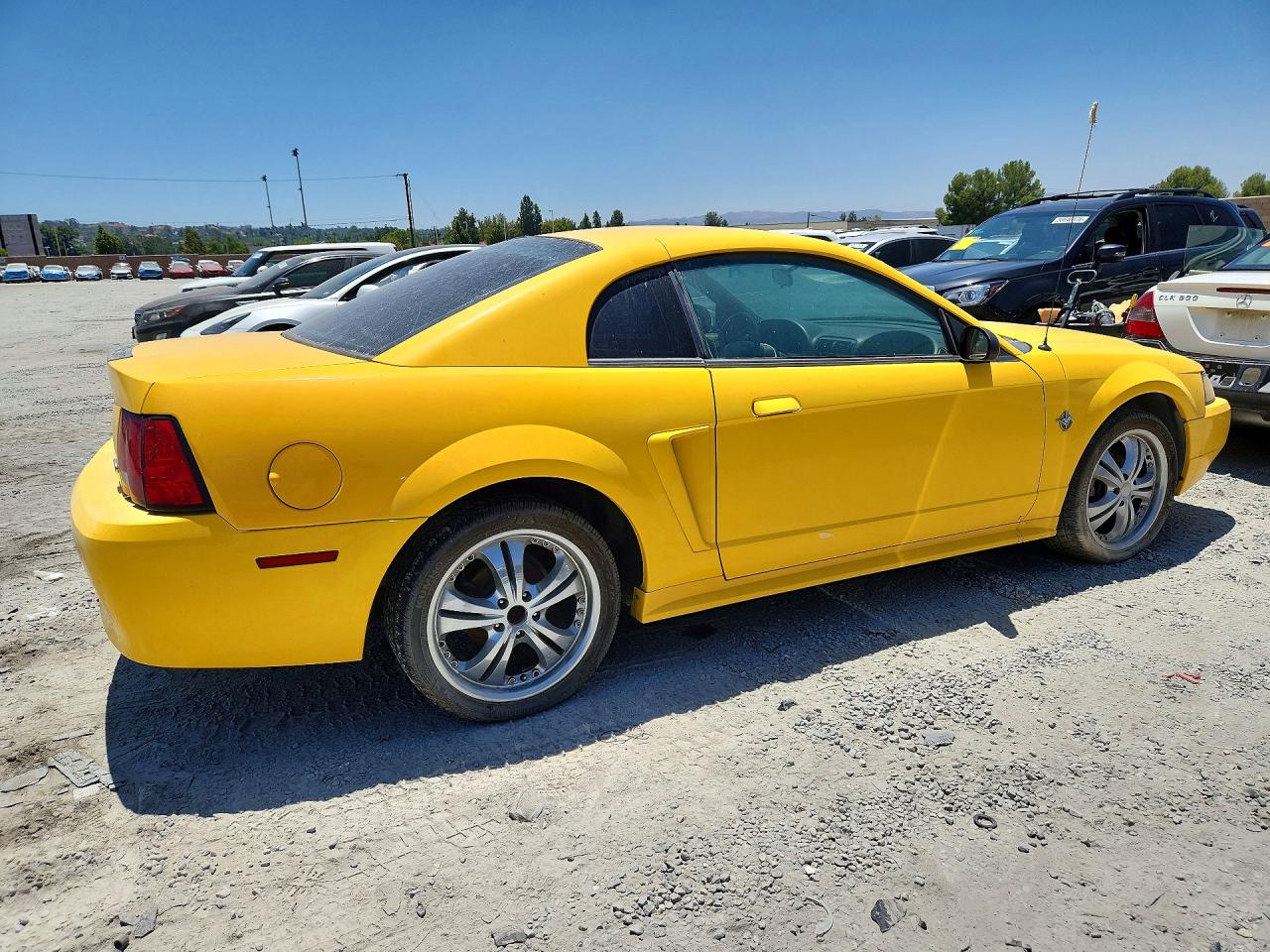 1999 Ford Mustang Yellow vin: 1FAFP4041XF235259