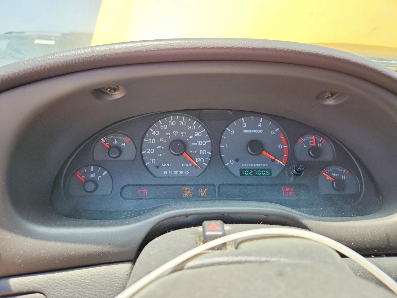 1999 Ford Mustang Yellow vin: 1FAFP4041XF235259