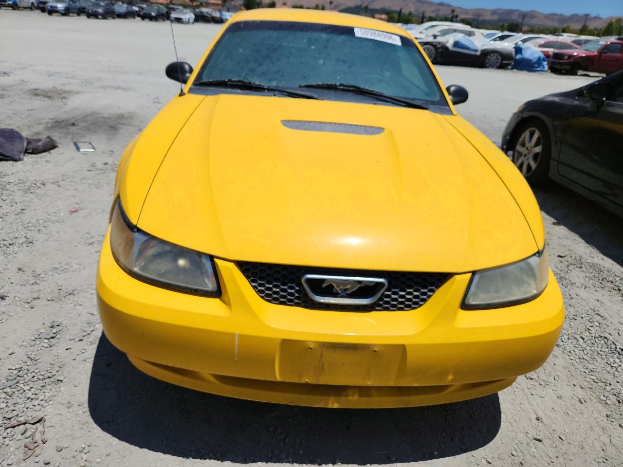 1999 Ford Mustang Yellow vin: 1FAFP4041XF235259