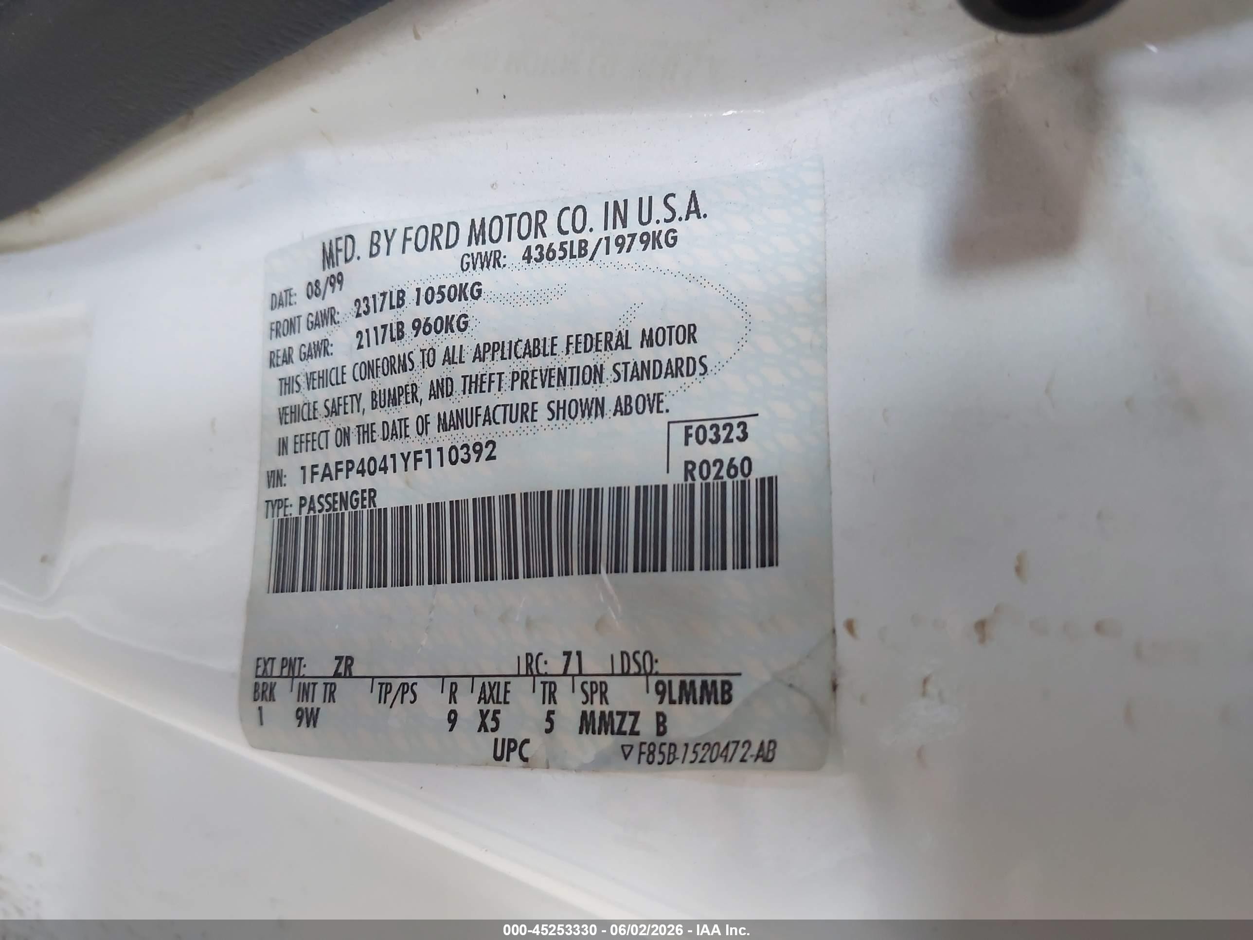 2000 Ford Mustang   White vin: 1FAFP4041YF110392