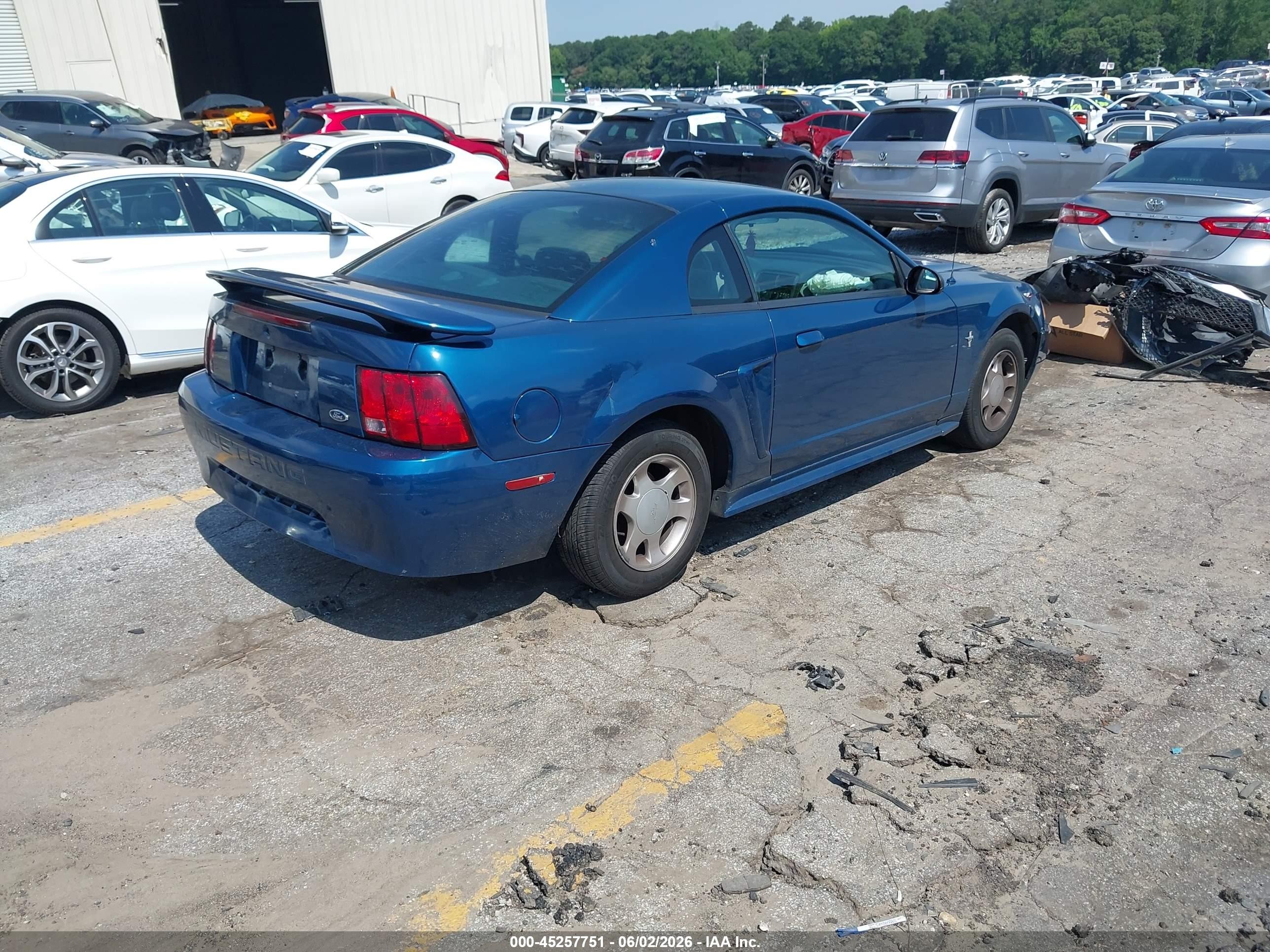 2000 Ford Mustang   Blue vin: 1FAFP4041YF150116