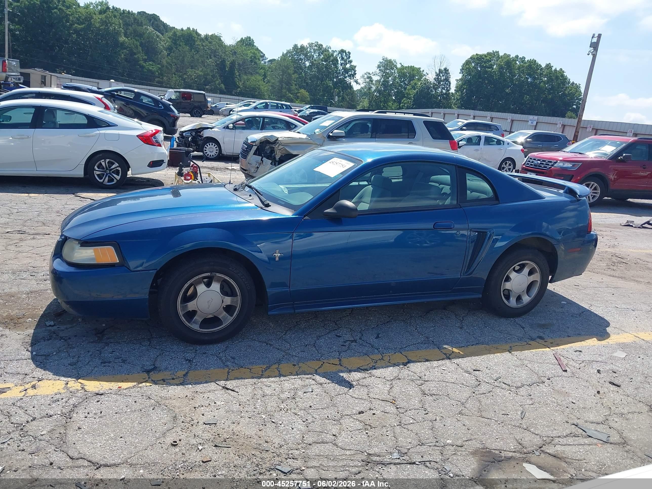 2000 Ford Mustang   Blue vin: 1FAFP4041YF150116