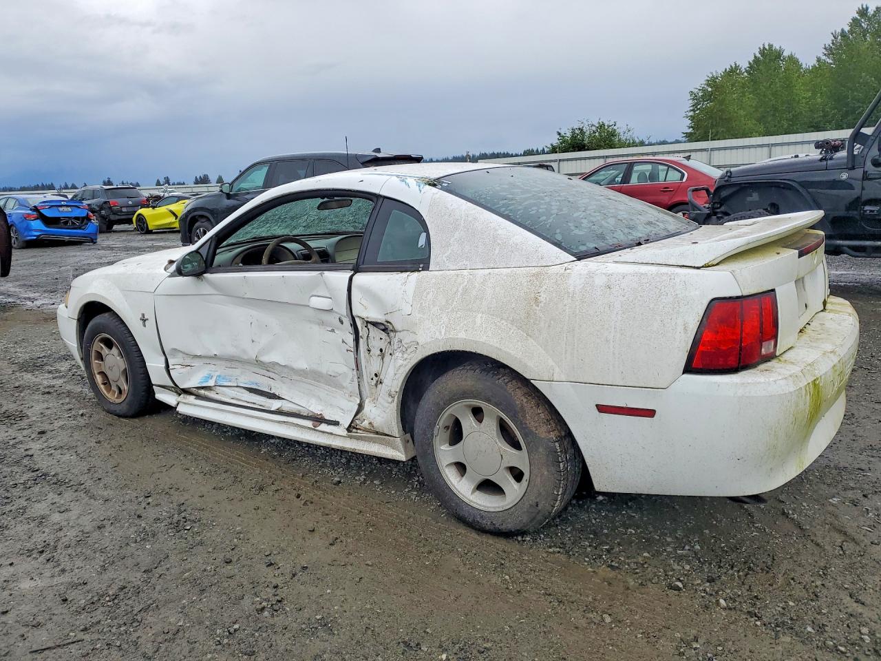 2000 Ford Mustang White vin: 1FAFP4041YF224778