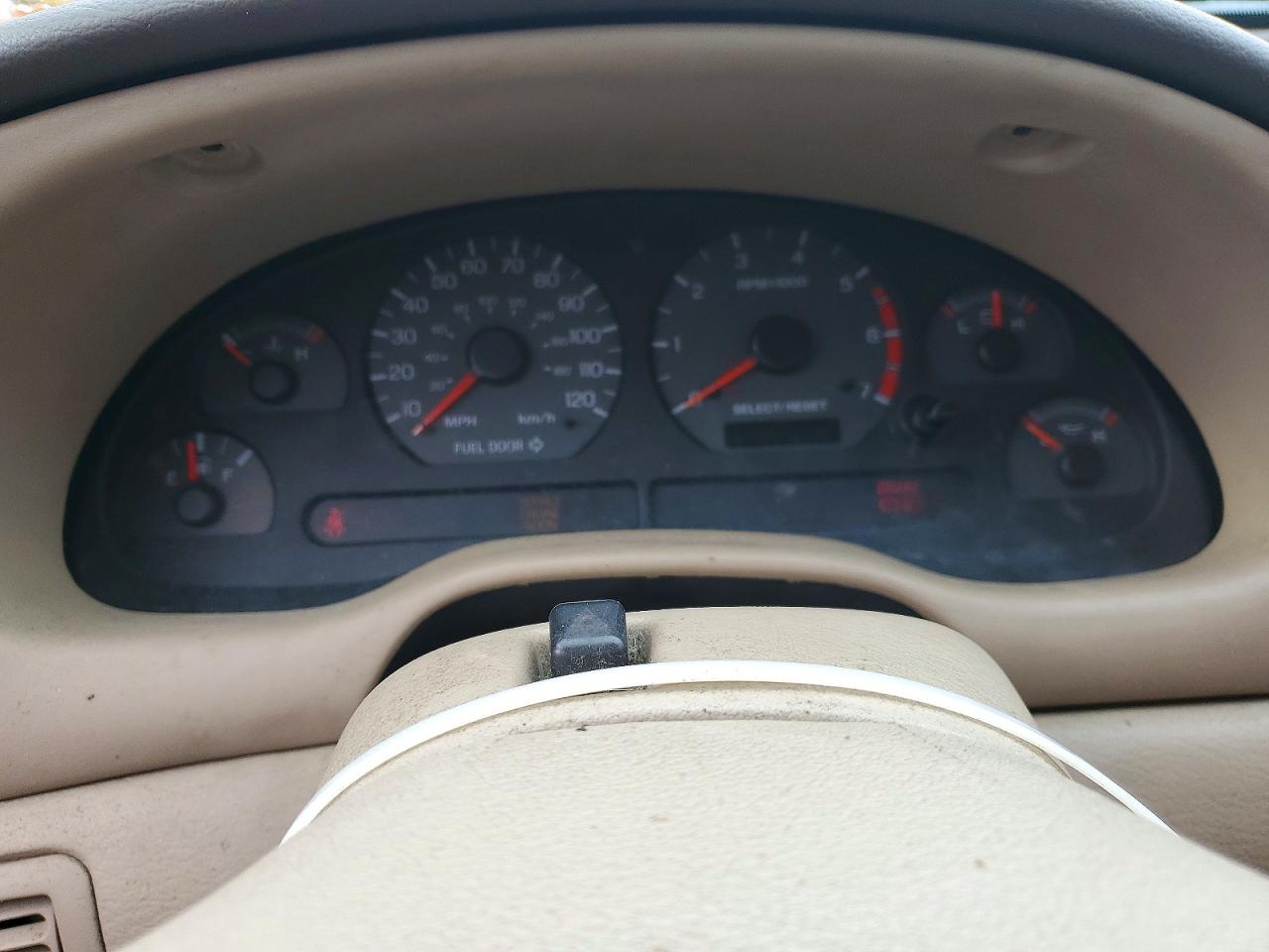 2000 Ford Mustang White vin: 1FAFP4041YF224778