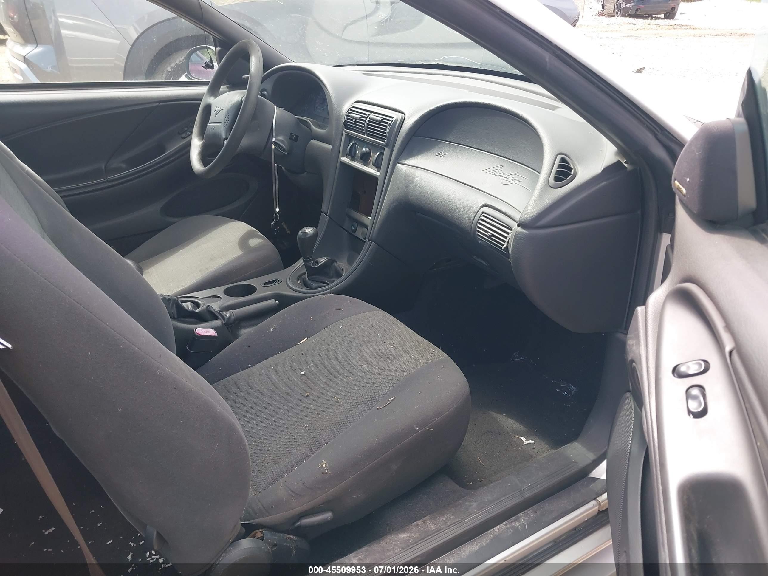 2001 Ford Mustang   Gray vin: 1FAFP40421F203007
