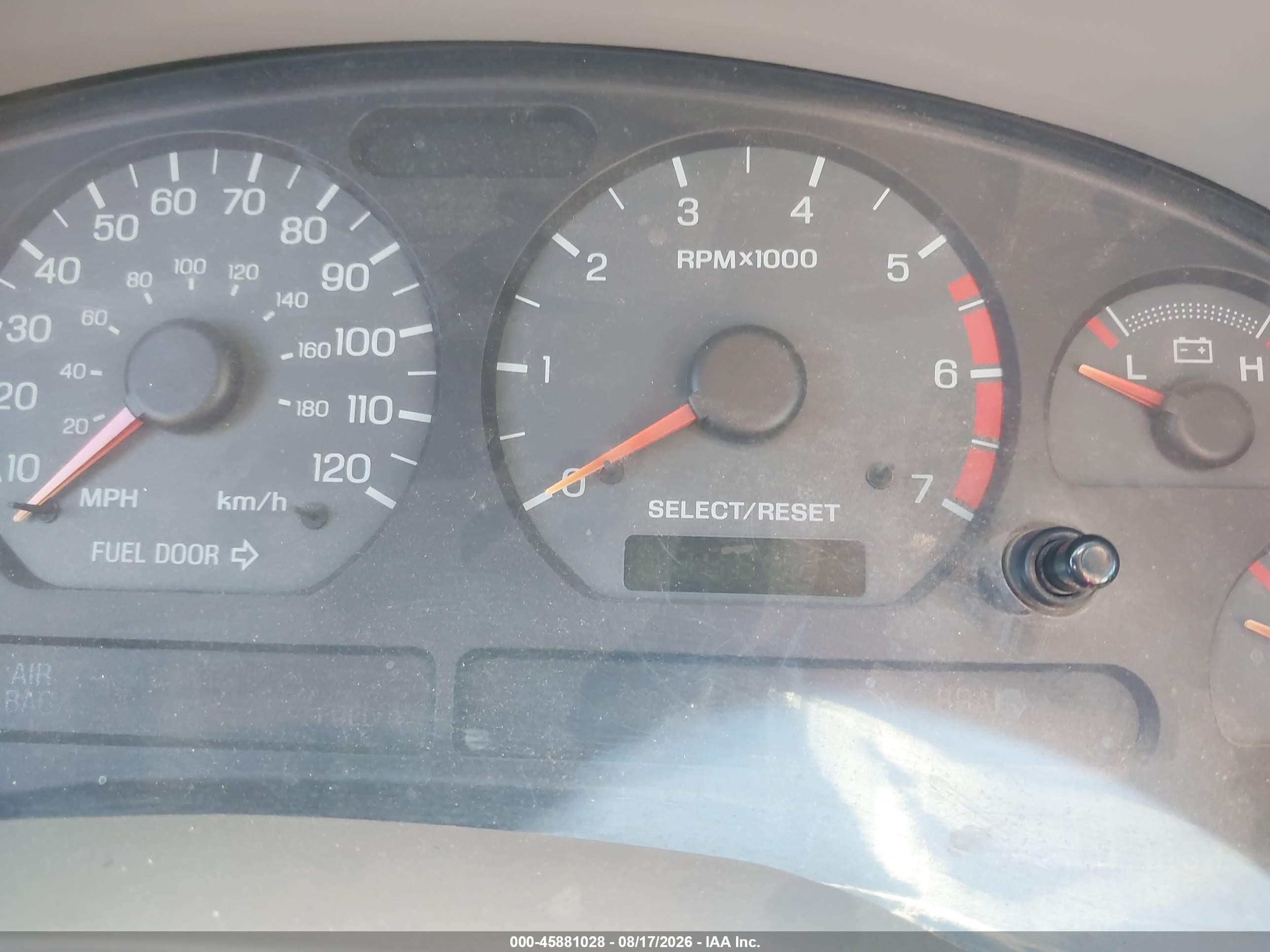 2001 Ford Mustang   Черный vin: 1FAFP40421F215237