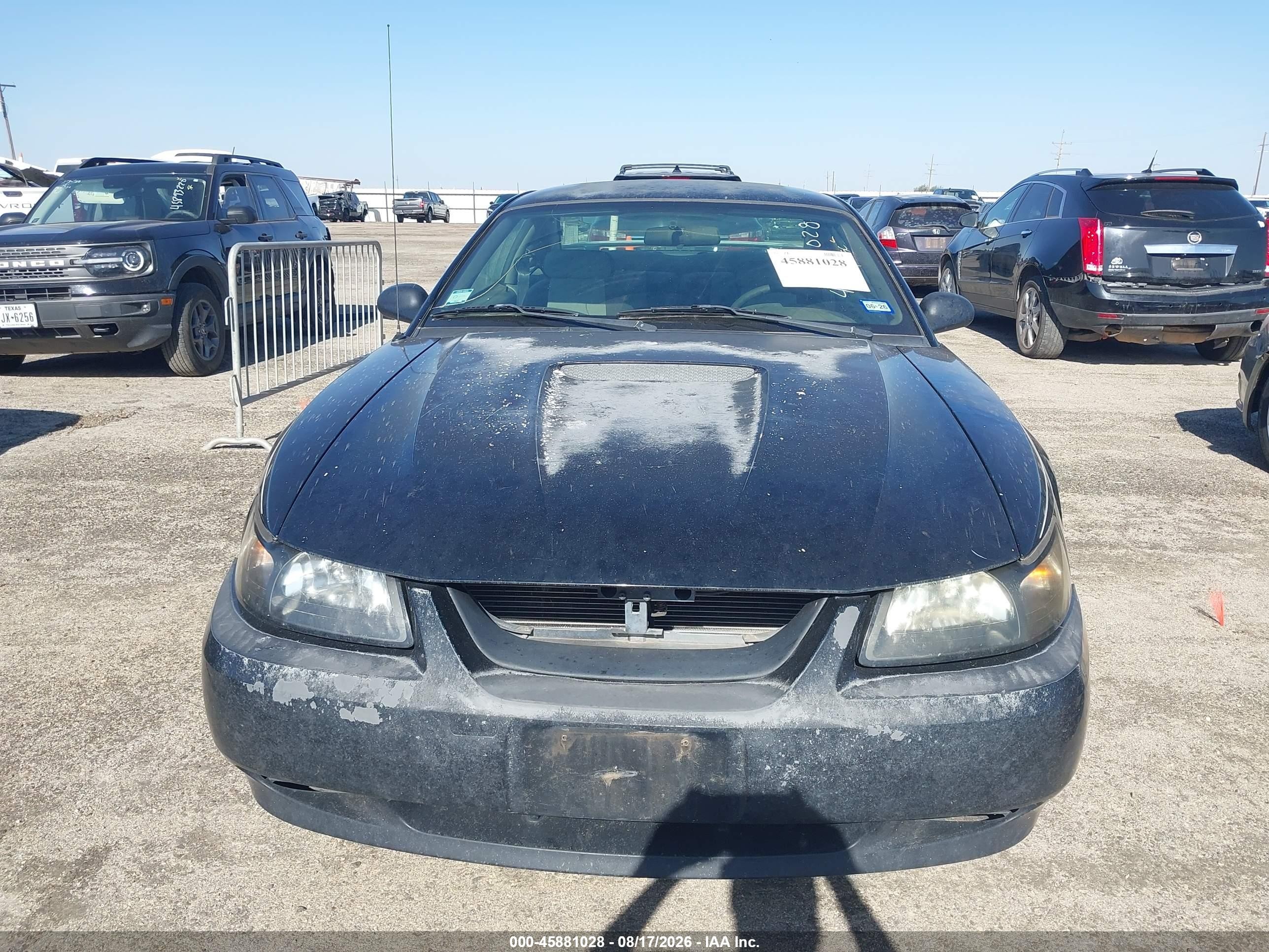 2001 Ford Mustang   Черный vin: 1FAFP40421F215237