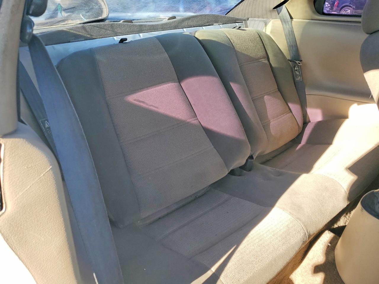 2002 Ford Mustang White vin: 1FAFP40422F156515