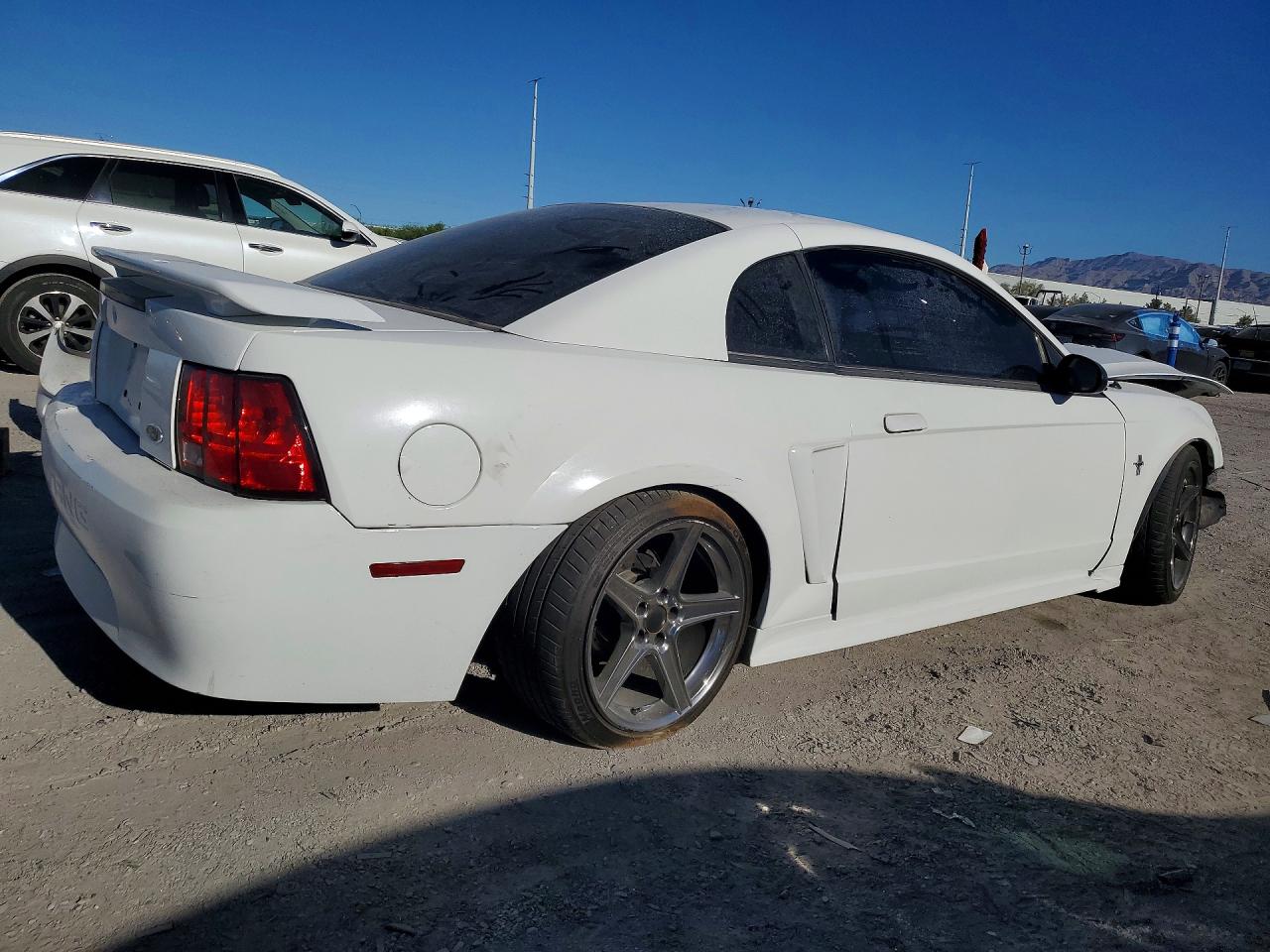 2002 Ford Mustang White vin: 1FAFP40422F156515