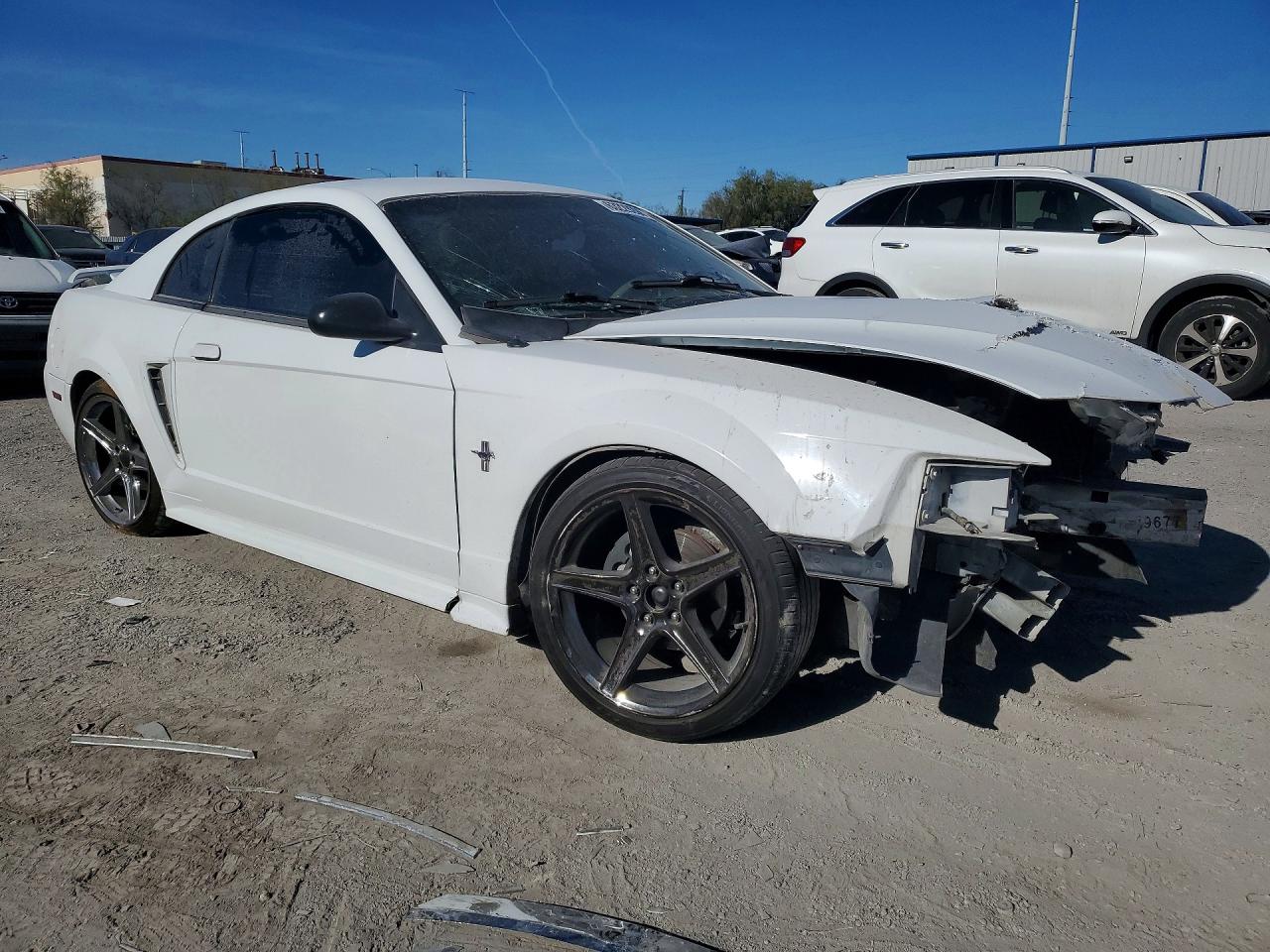 2002 Ford Mustang White vin: 1FAFP40422F156515