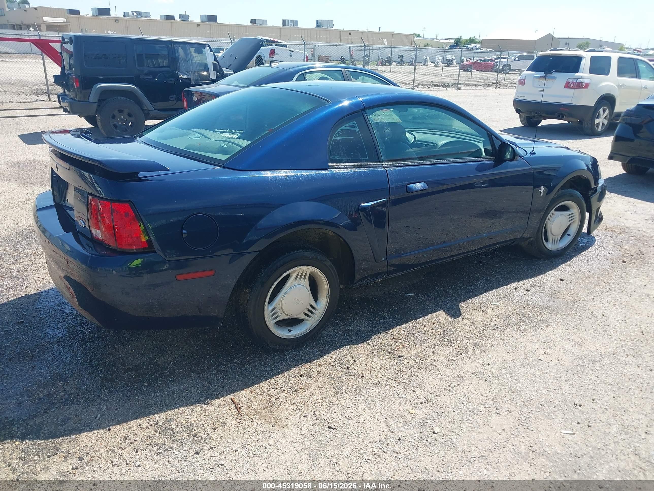 2002 Ford Mustang   Dark Blue vin: 1FAFP40422F159186