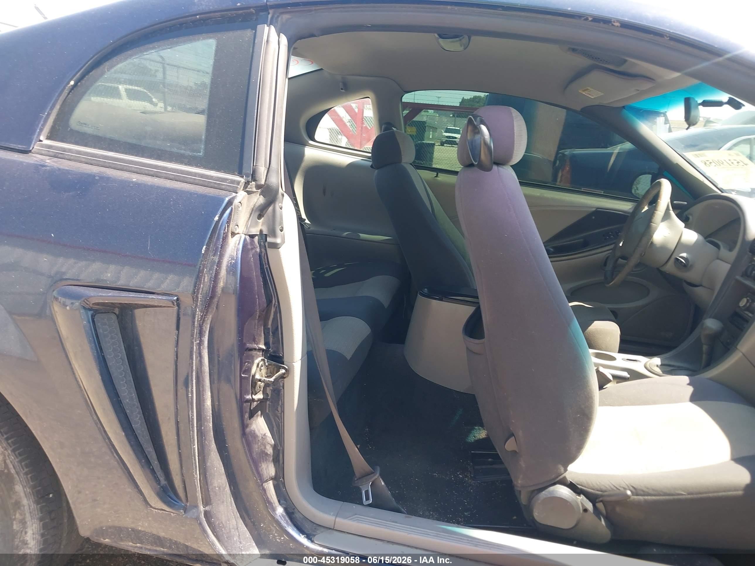 2002 Ford Mustang   Dark Blue vin: 1FAFP40422F159186