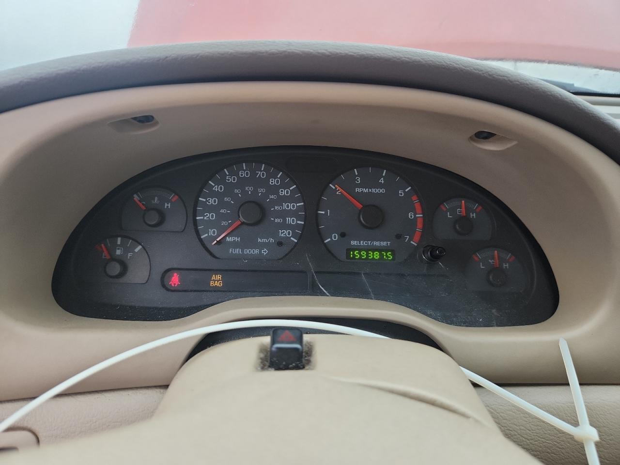 2002 Ford Mustang Red vin: 1FAFP40422F166719