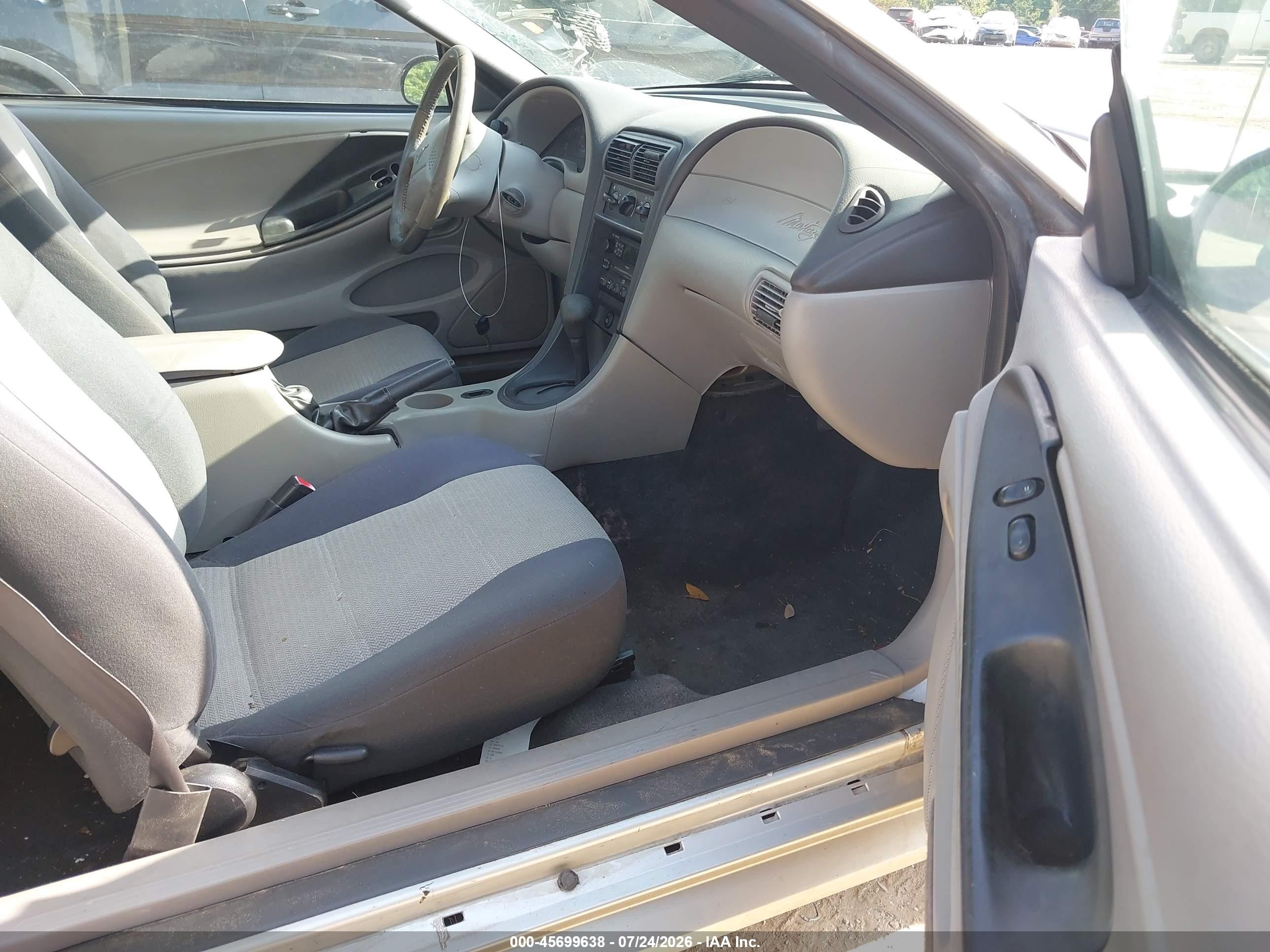 2003 Ford Mustang   Silver vin: 1FAFP40423F437635
