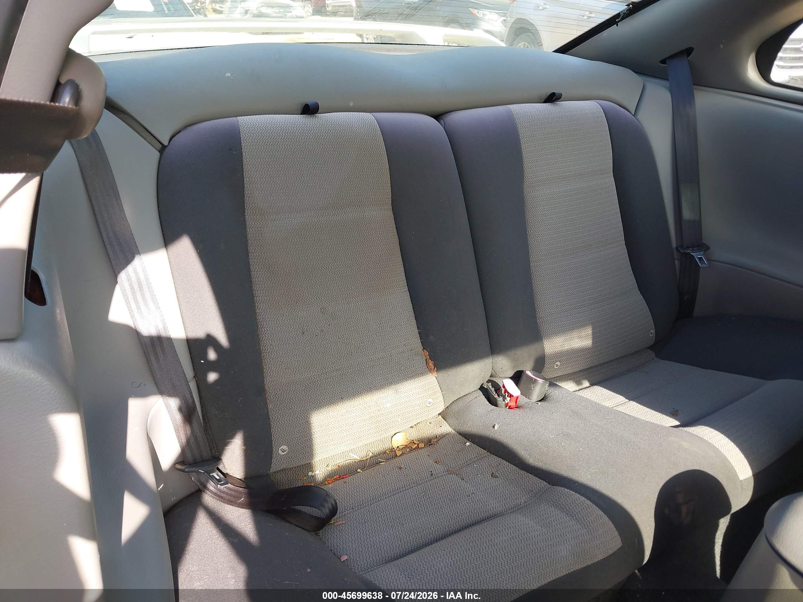 2003 Ford Mustang   Silver vin: 1FAFP40423F437635