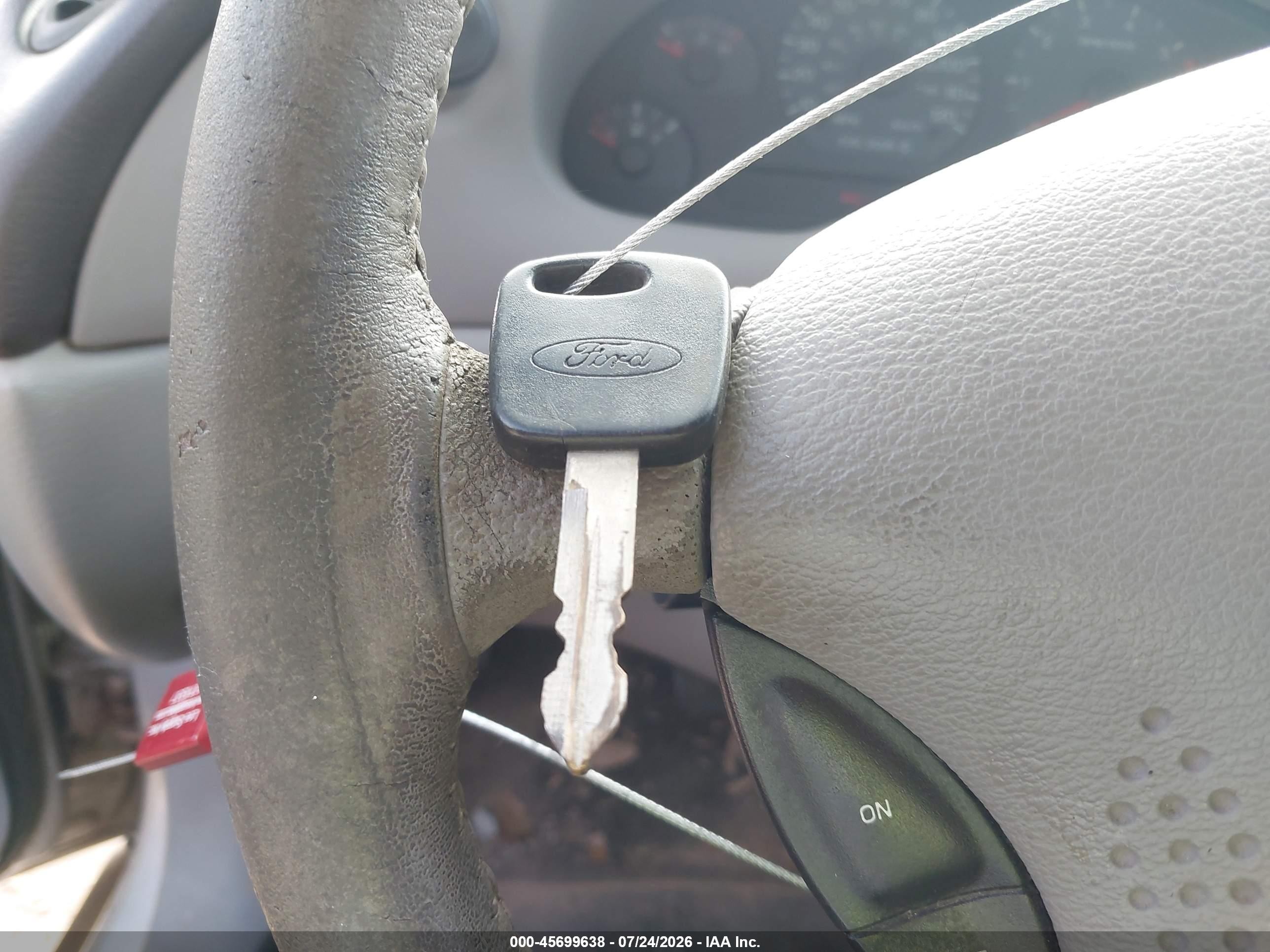 2003 Ford Mustang   Silver vin: 1FAFP40423F437635