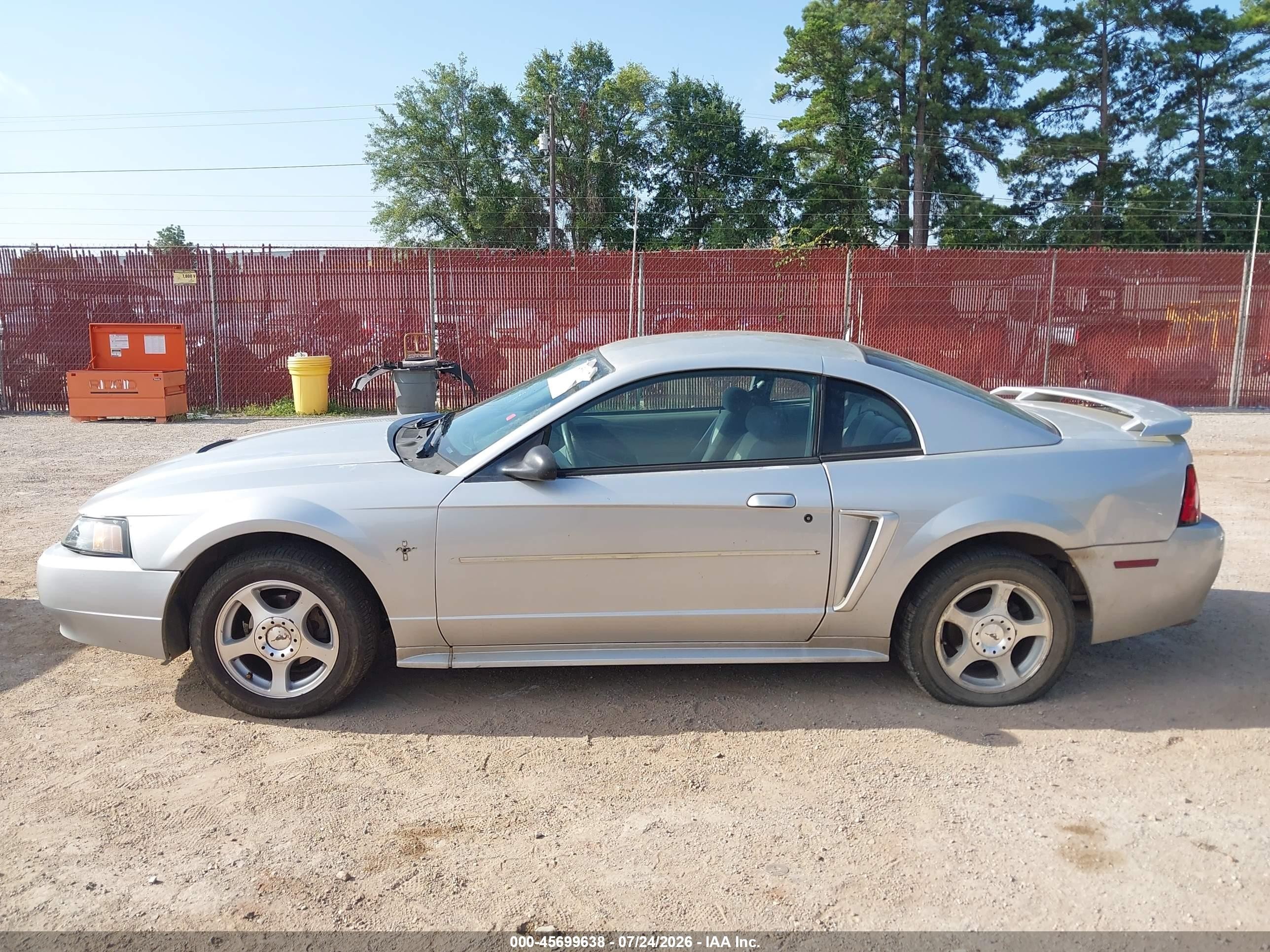 2003 Ford Mustang   Silver vin: 1FAFP40423F437635