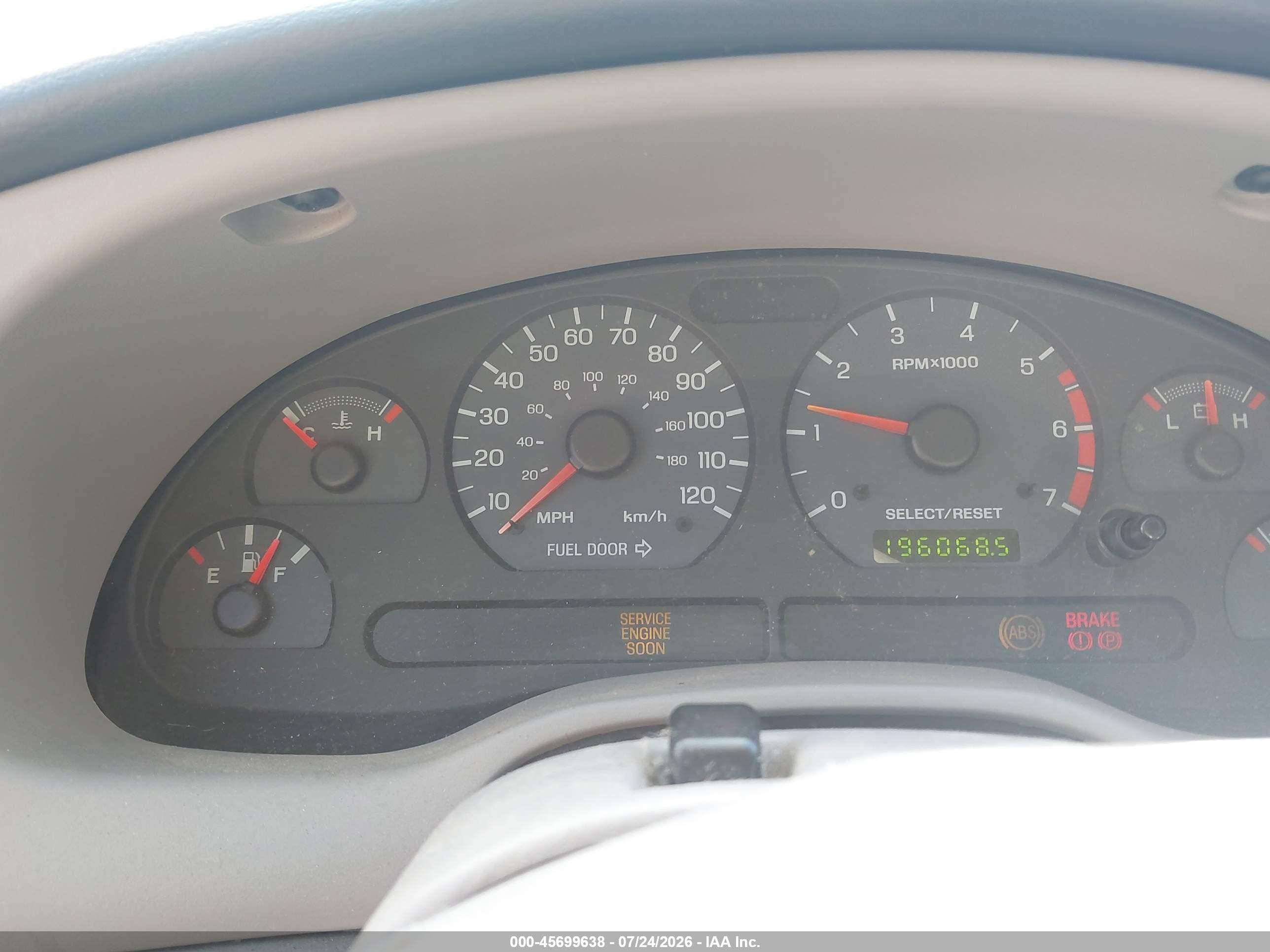 2003 Ford Mustang   Silver vin: 1FAFP40423F437635