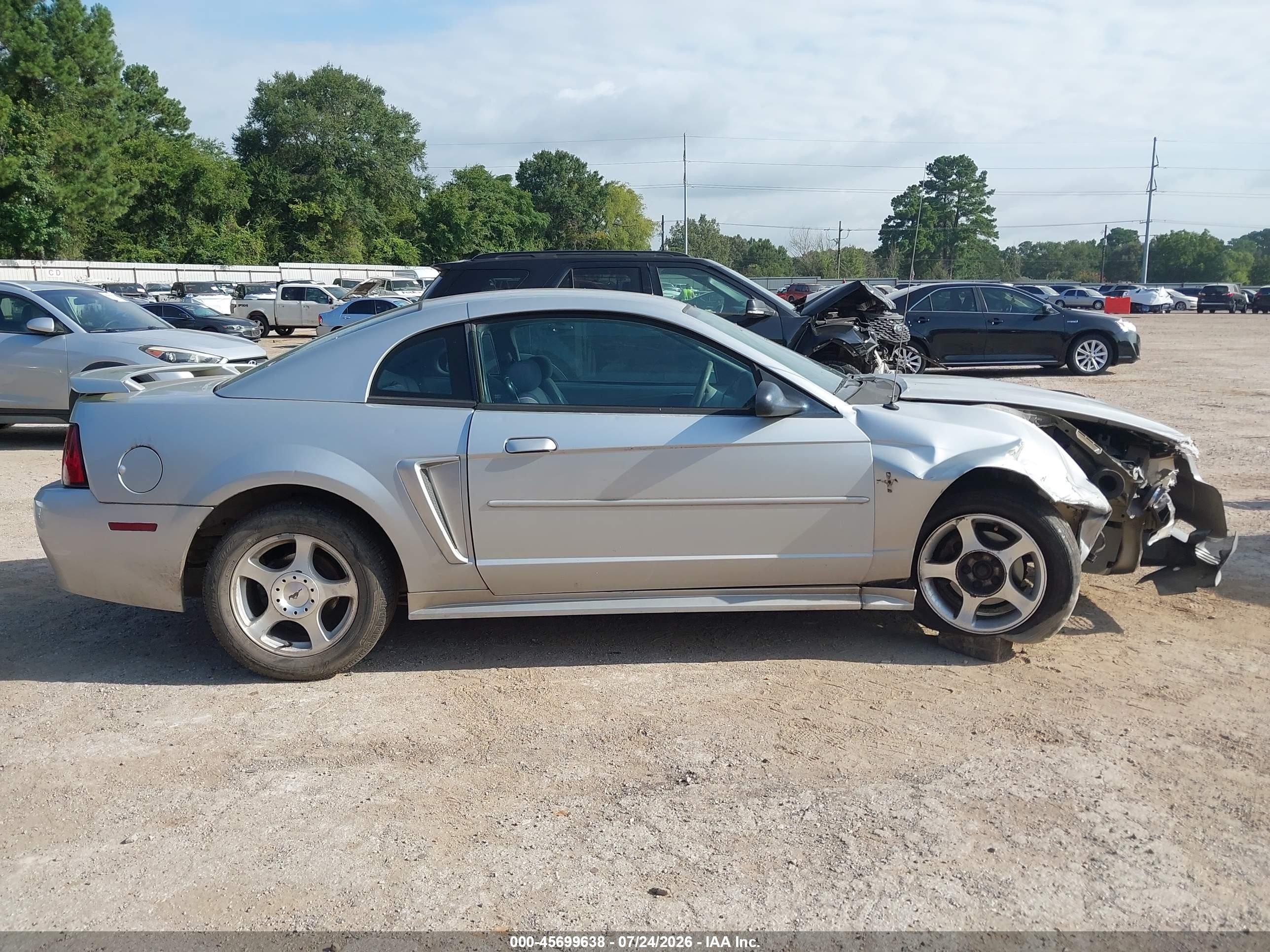 2003 Ford Mustang   Silver vin: 1FAFP40423F437635