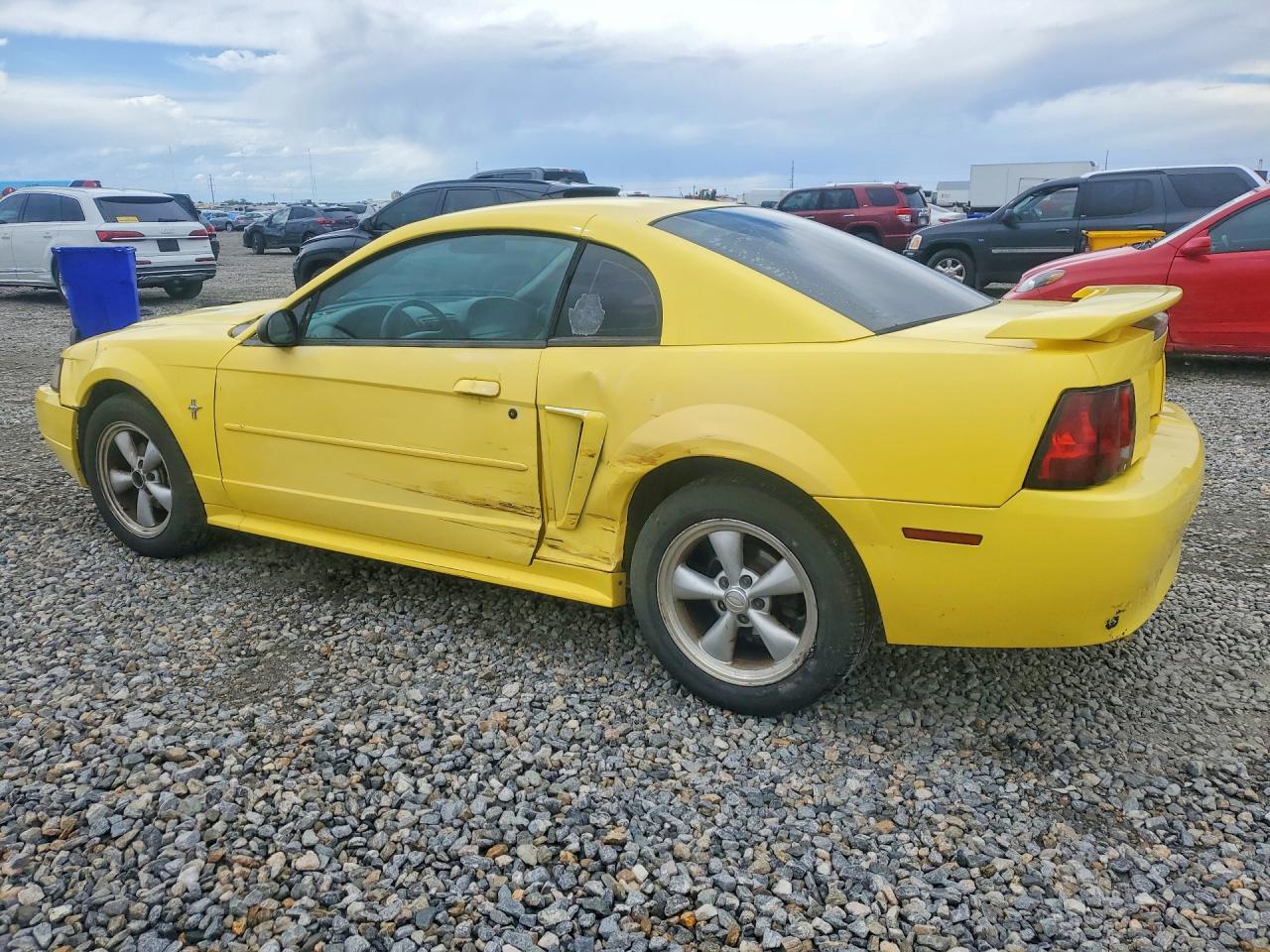 2003 Ford Mustang Желтый vin: 1FAFP40423F439711